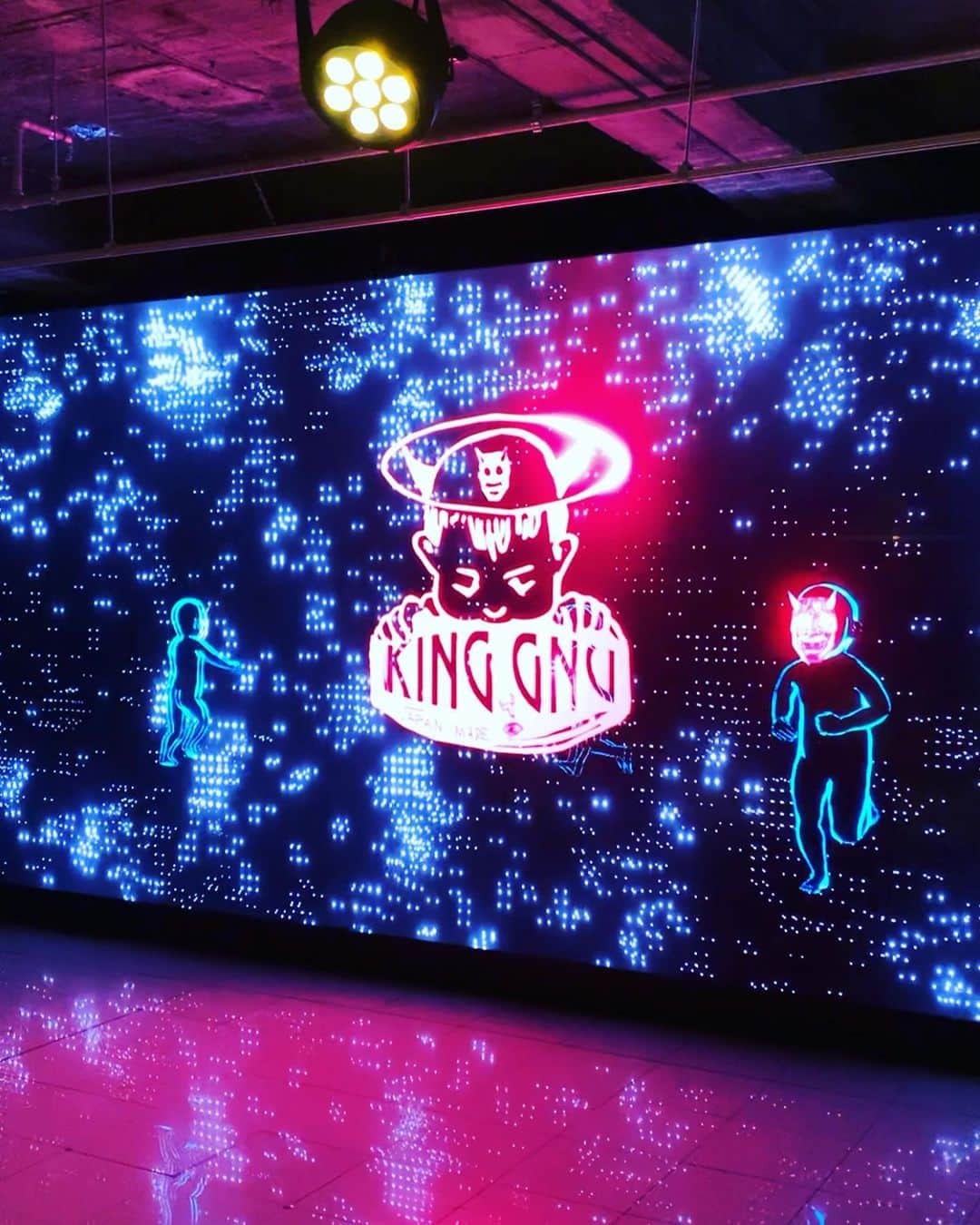 高木万平・心平さんのインスタグラム写真 - (高木万平・心平Instagram)「King Gnu ♪  #kinggnu  #かっこよすぎ #空間作り #音楽 #力」11月26日 14時58分 - man_shin_takagi