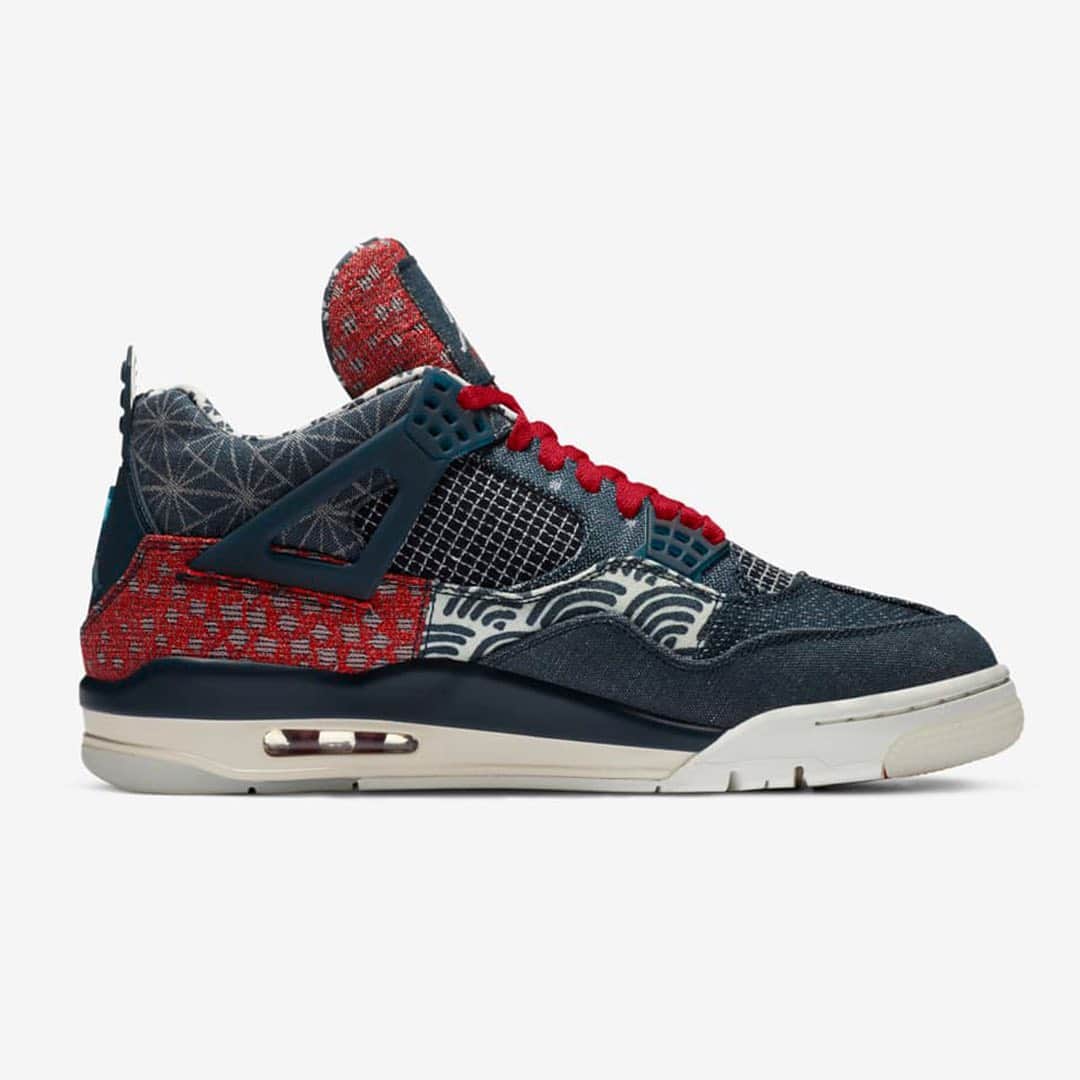 HYPEBEASTさんのインスタグラム写真 - (HYPEBEASTInstagram)「@hypebeastkicks: Here’s an official look at the Air Jordan 4 “Sashiko.” A key piece of @jumpman23’s Holiday 2020 retro collection, the shoe boasts a quilted patchwork upper inspired by heritage Japanese craftsmanship. Other details include a Jumpman-equipped tab in semi-translucent blue TPU, an embroidered quarter and tongue, and split laces with navy on the left foot and red on the right. Expect it to drop via @nike SNKRS Japan on November 30 for approximately $248 USD. A global release will follow on December 5.⁠⠀ Photo: Nike」11月26日 15時01分 - hypebeast