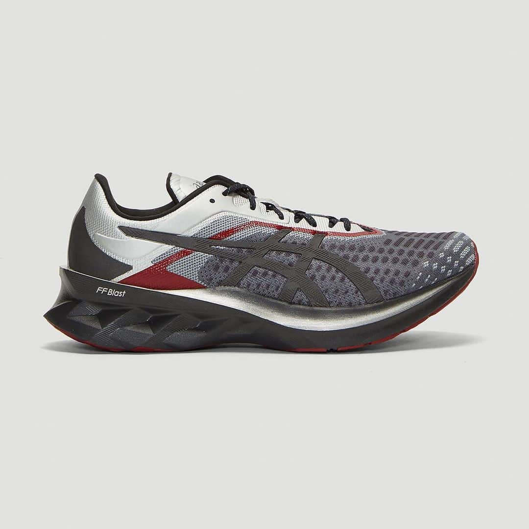 エルエヌシーシーのインスタグラム：「Don’t Sleep, the ASICS x Slam Jam Novablast SPS Sneakers have dropped.  Designed in collaboration with Slam Jam, the X Slam Jam Novablast SPS Sneakers are crafted from a technical fabrication in a breathable mesh weave, featuring contrast overlay panels, lace-up fastening and FF Blast rubber sole. @asics_sportstyle @slamjam」