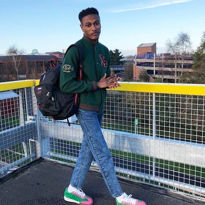 イーストパックのインスタグラム：「@visiousss channels '80s college style with our Sugarbush backpack in STease Black from our collaboration with @strangerthingstv #EastpakxStrangerThings #80sstyle #eastpak #strangerthings #builttoresist」