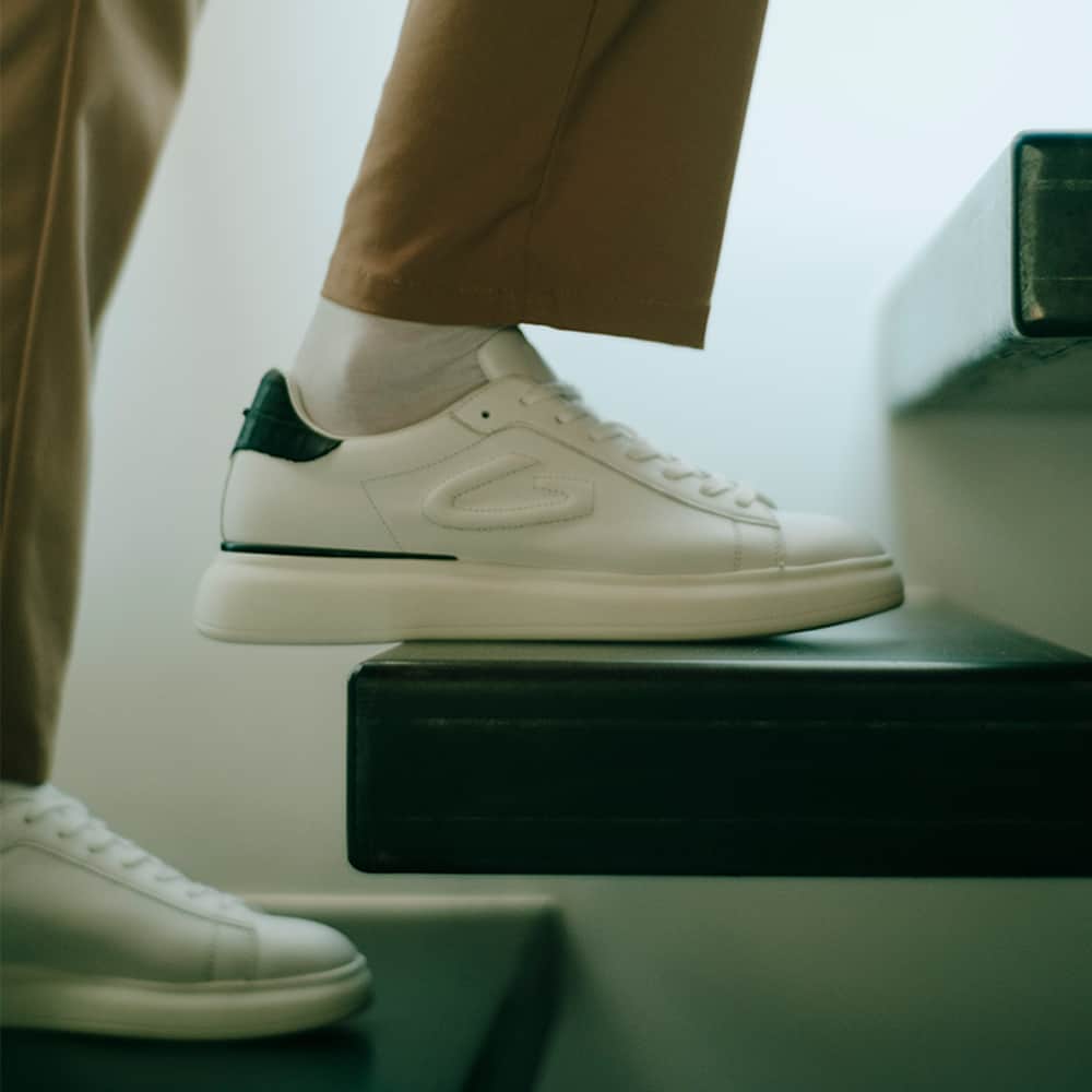 アルベルトガルディアーニのインスタグラム：「Go above and beyond with⁣ #Guardiani #MenShoes」