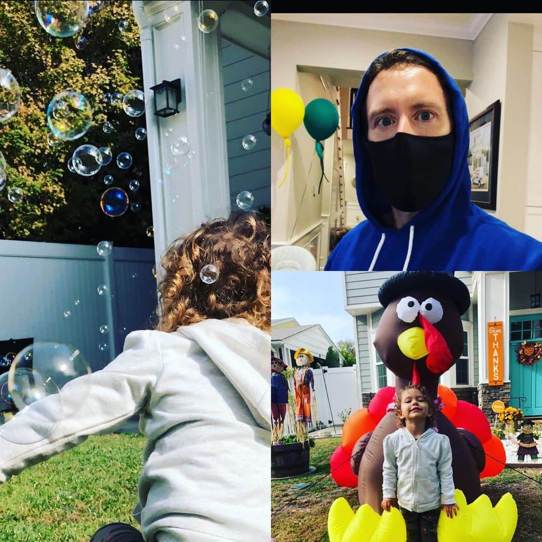 T・J・サインのインスタグラム：「May you have a safe & thrilling day filled with bubbles of joy and belly’s of laughter & food! 😀 Regardless of where or how or with whom this 2020 year, have a very Happy Thanksgiving from me and my little niece! 🦃🍁🍽」