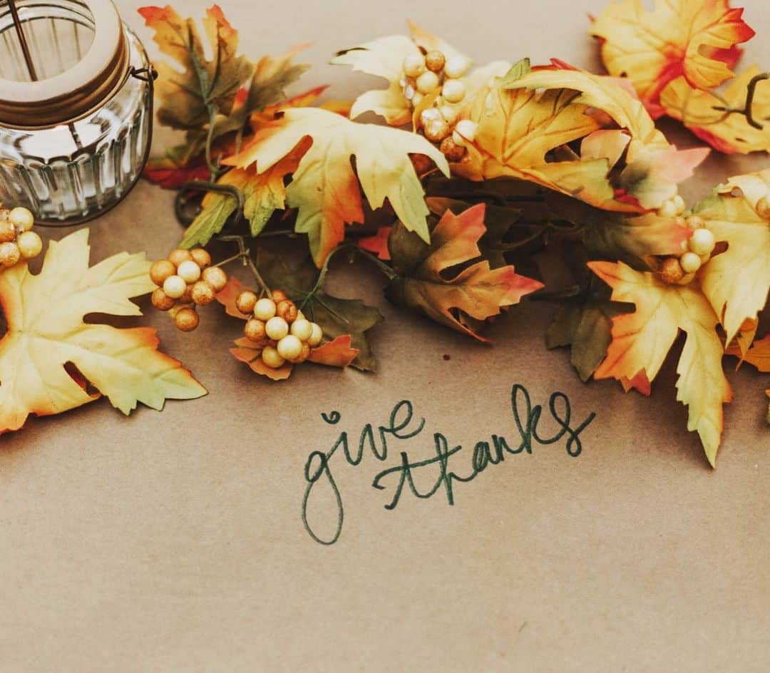 トム・ベリカのインスタグラム：「Being thankful for the many blessings. #happythanksgivng to you and your family.」