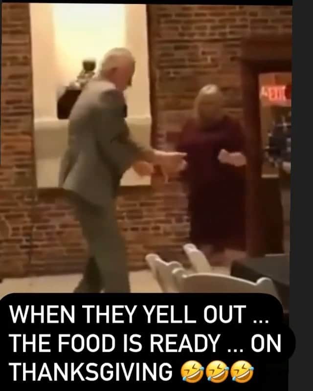ファンクマスター・フレックスのインスタグラム：「Happy Thanksgiving to everyone! YALL LIKE THE WAY POPS IS BREAKING IT DOWN? 😂😂😂😂😂 vid via: @djtyboogie1 (P.S. That Planet Rock is thumping!)」