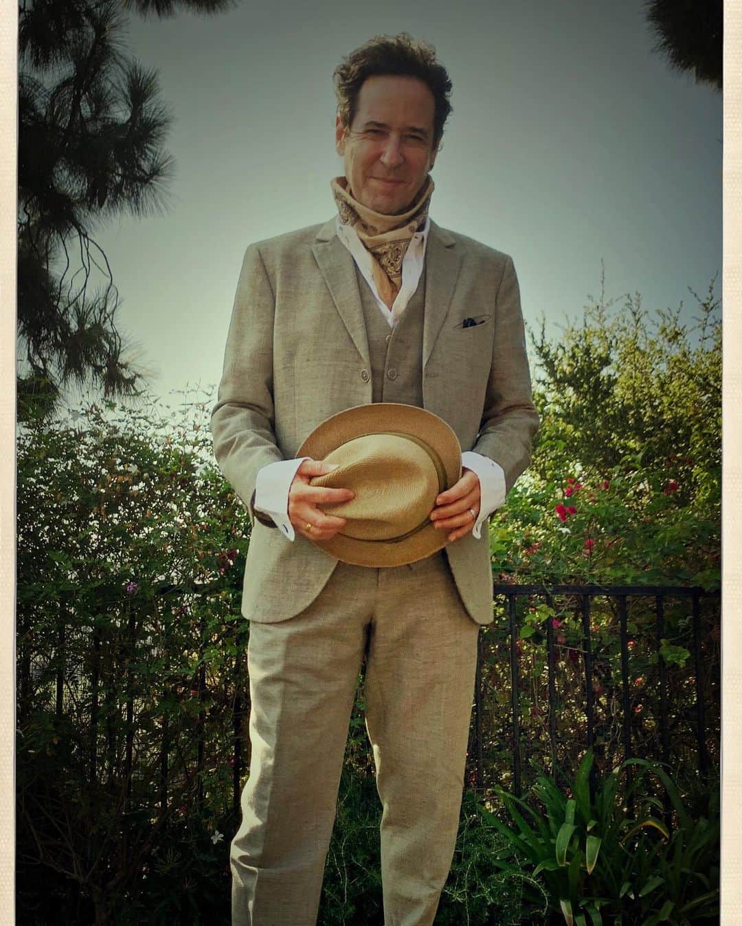 ロブ・モローのインスタグラム：「Thank you Decency Thank you compassion Thank you reason Thank you arithmetic Thank you competence Thank you knowledge Thank you experience Thank you hope Thank you!」