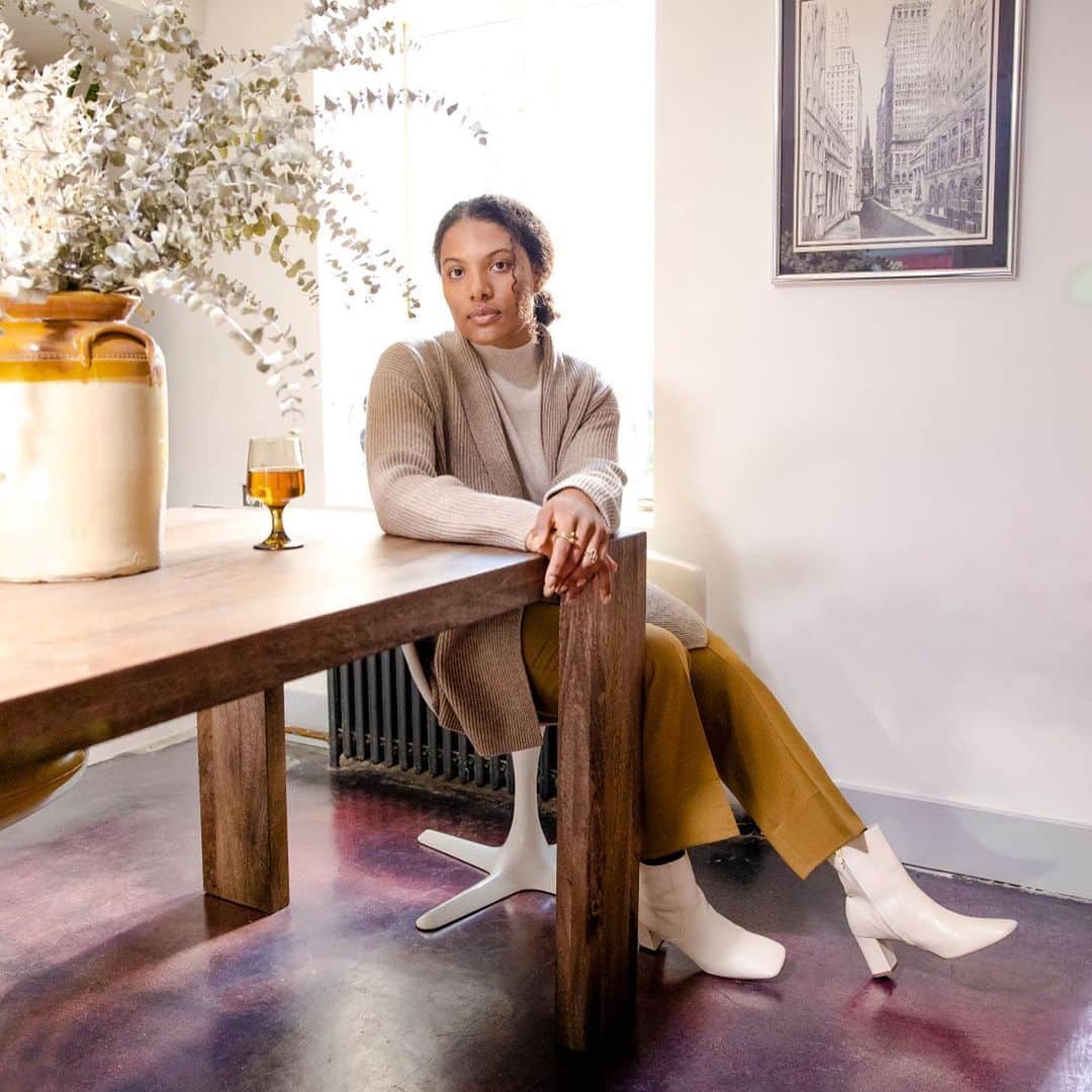 Club Monacoのインスタグラム：「This year, we're channeling a new energy into the holidays, finding ways to cherish the gifts in the everyday. We chatted with @cheftarathomas to explore what she's cherishing a bit more this holiday season. ⠀⠀⠀⠀⠀⠀⠀⠀⠀ "This holiday season I am cherishing giving. Giving time, space, and nourishment to those that I love, appreciate, and especially who are in need and easily forgotten." ⠀⠀⠀⠀⠀⠀⠀⠀⠀ Happy Thanksgiving, from us, to you.   #CMCherish #FriendsOfClub」
