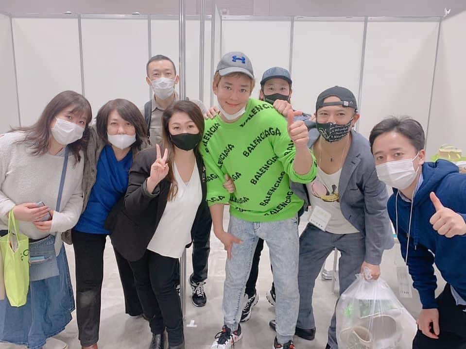 のインスタグラム：「【勇気が出る言葉】  １．望む現実を創るとは、 　　望む自分を創ること ２．すべての壁は　自分の内にある ３．できるかできないかではなく、 　　やるかやらないか ４．やる人は「時間」を作り 　　やらない人は「理屈」を作る ５．他人の期待ではなく、 　　自分の期待に応えられる自分になる ６．自分の苦しんだ経験が他人の役に立つ ７．最大のピンチは 最大のチャンス ８．大変とは 大きく変わること ９．うまくやるより 本気でやる １０．楽な日々は過ぎ去る、 　　　充実した日々は積み重る １１．何をするのかよりも、なぜするのか １２．大切なものほど身近にある １３．いつかやるではなく 　　“今”できることからやる １４．答えはすべて自分の中にある １５　すべてはうまくいっている」