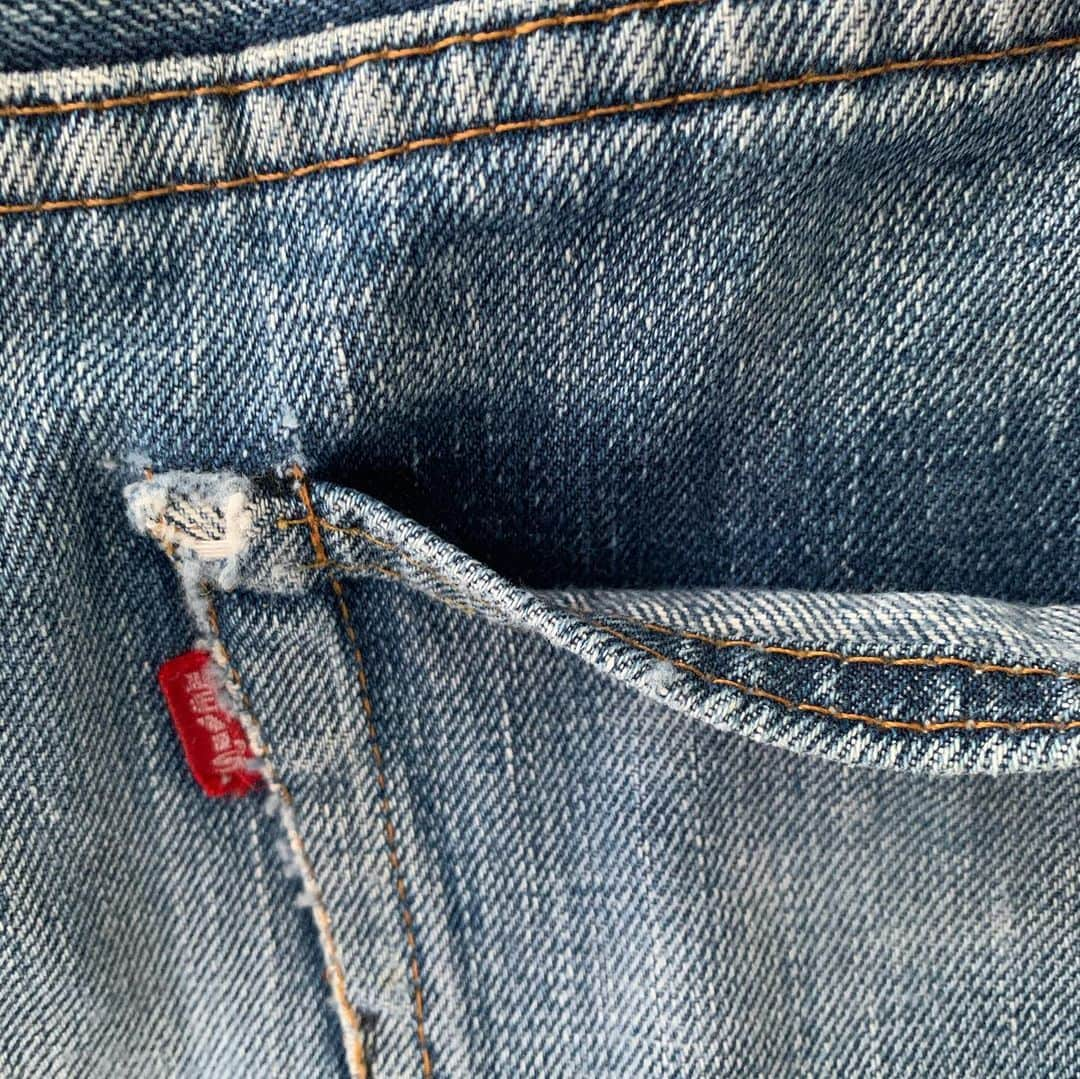 ジャムルさんのインスタグラム写真 - (ジャムルInstagram)「ノルディックカーディガン　SOLDOUT! . LEVI'S 517 '66 single' ¥18000+tax .  70'sのLEVI'S 517 66前期 バックポケット裏 シングルステッチ トップボタン裏刻印 2 ジッパー 42TALON  66らいし良い雰囲気の色落ち 膝辺りの生地が少し弱ってます。 裾、腰あたり、ダメージあり、おしりリペア有ります。 .  WEB SHOPに入荷しております。 是非ご覧ください。 jammru.com  #お問い合わせはお電話で承ります #jammru #osaka  #fashion  #streetstyle  #streetfashion  #vtg  #vintage  #used  #usedclothing  #古着 #古着屋 #ファッション #70s #80s #90s #ご来店の際はマスクの着用をお願い致します」11月26日 17時22分 - jammru