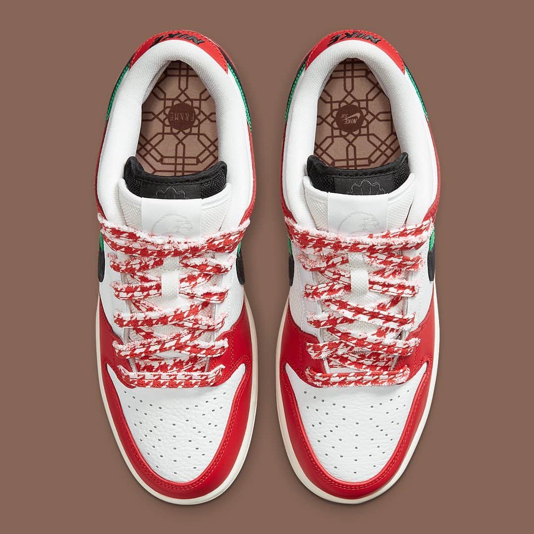 HYPEBEASTさんのインスタグラム写真 - (HYPEBEASTInstagram)「@hypebeastkicks: Check out the upcoming @selectshopframe x @nikesb Dunk Low. The low-profile iteration is primarily composed of white and red hues, the former appearing on the tumbled leather toe box, heel underlay, and ripstop quarter paneling, while the latter coats the overlay and heightened heel panel. A doubled down Swoosh and tongue round out the look. Stay tuned for official release details. ⁠⠀ Photo: @nike」11月26日 17時31分 - hypebeast