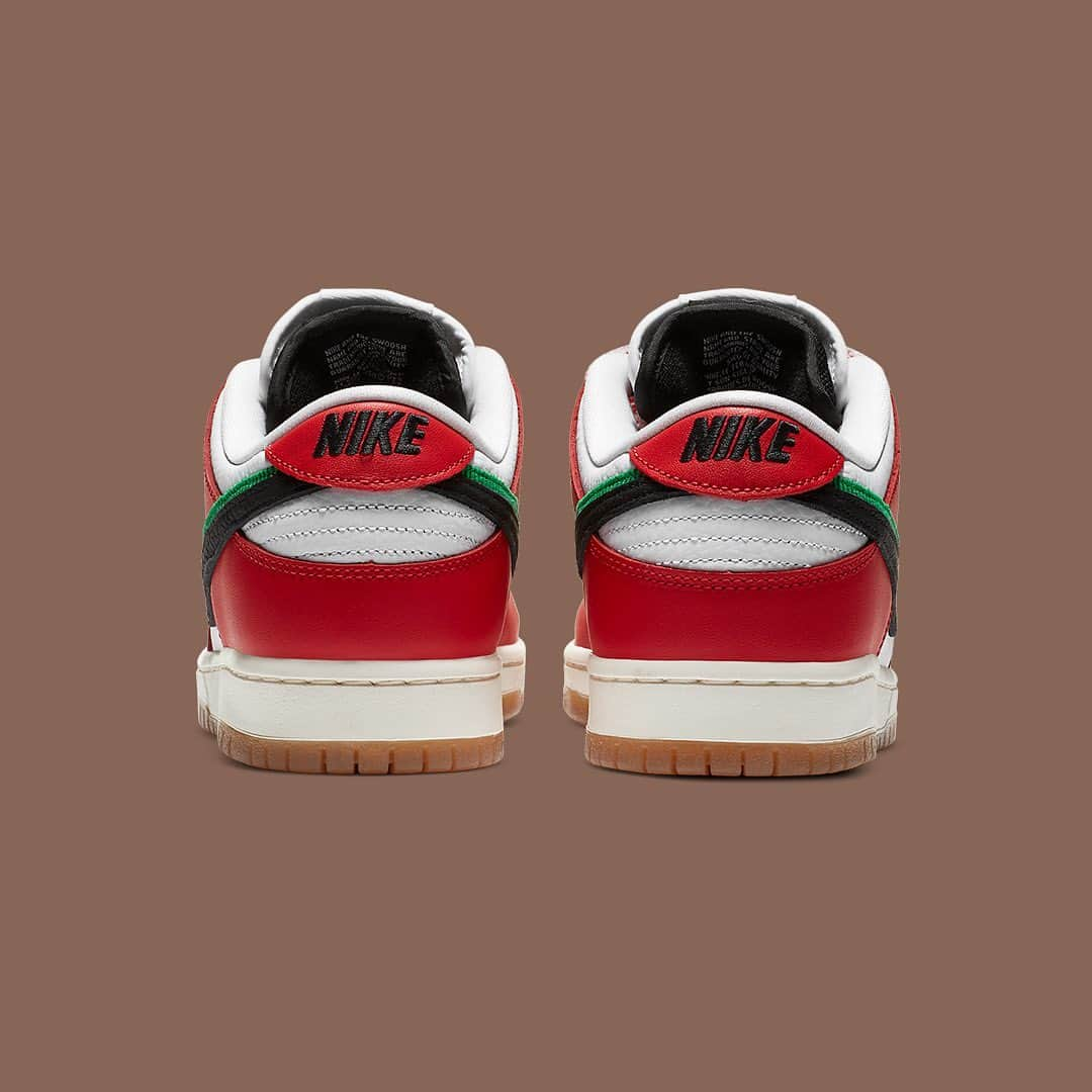 HYPEBEASTさんのインスタグラム写真 - (HYPEBEASTInstagram)「@hypebeastkicks: Check out the upcoming @selectshopframe x @nikesb Dunk Low. The low-profile iteration is primarily composed of white and red hues, the former appearing on the tumbled leather toe box, heel underlay, and ripstop quarter paneling, while the latter coats the overlay and heightened heel panel. A doubled down Swoosh and tongue round out the look. Stay tuned for official release details. ⁠⠀ Photo: @nike」11月26日 17時31分 - hypebeast