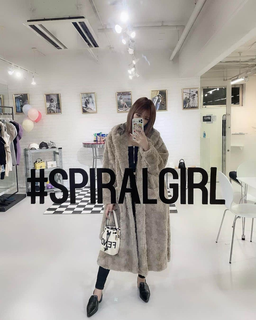 伊藤桃々さんのインスタグラム写真 - (伊藤桃々Instagram)「@spiralgirl_official さんの展示会🌈」11月26日 17時58分 - __peachstagram__