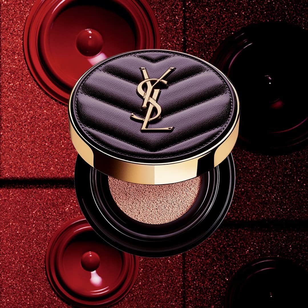 Yves Saint Laurent Beautyさんのインスタグラム写真 - (Yves Saint Laurent BeautyInstagram)「The iconic on the go foundation, LE CUSHION ENCRE DE PEAU is ready to party for Black Friday. Discover the classics and more on yslbeauty.com #yslbeauty #lecushion #blackfriday」11月26日 17時59分 - yslbeauty