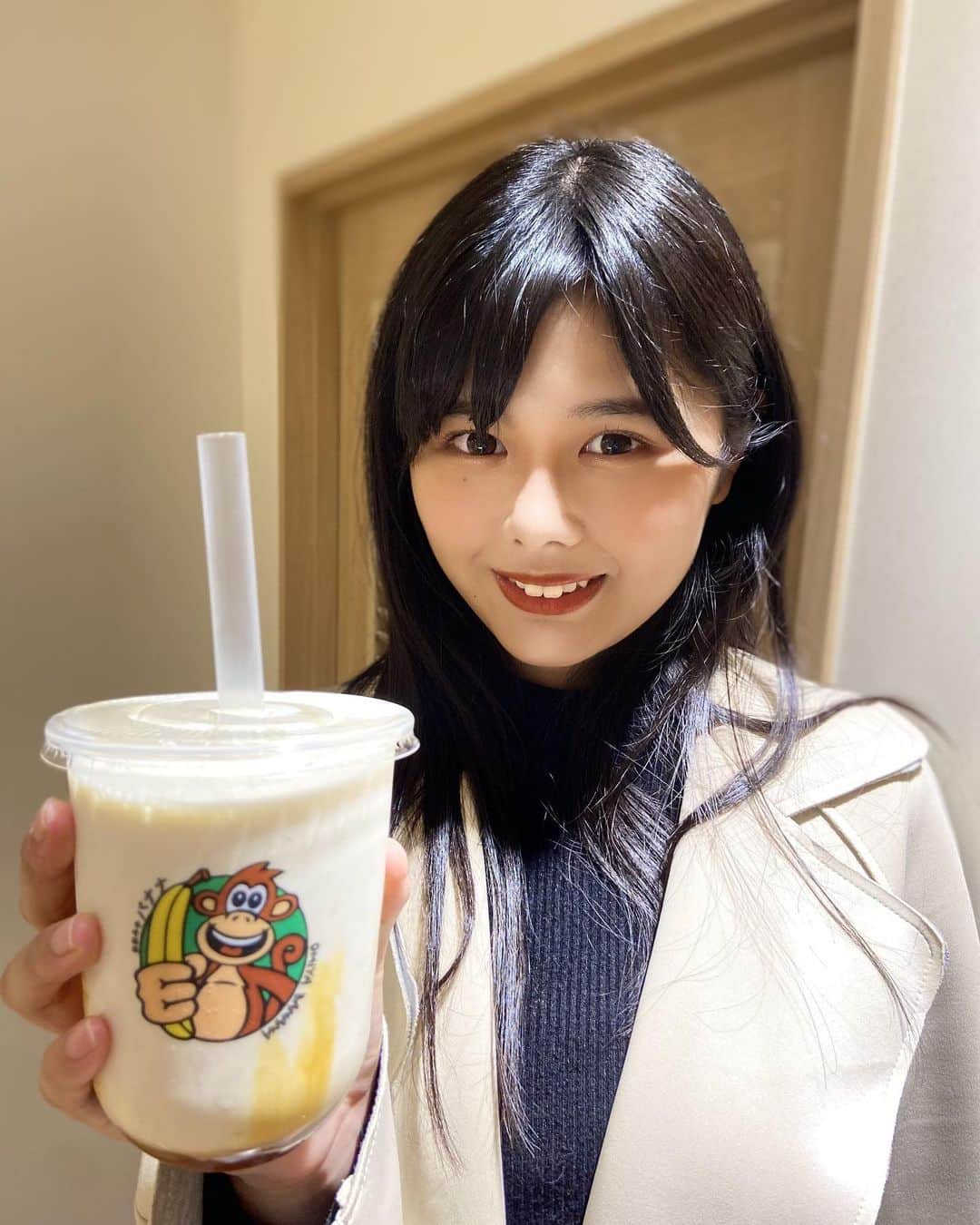 蒼山みことのインスタグラム：「おおみやバナナのマルイ柏店限定のキャラメルバナナ味飲みました🥰 なんと‼️👀このジュース、すっごい甘いのに、牛乳🥛の甘さとバナナ🍌の甘さだけで、砂糖不使用🙅‍♀なのです✨  これは嬉しい飲み物😳  #newpost #photo #photography #おおみやバナナ #柏 #バナナジュース #キャラメルバナナ #ポートレート #撮影 #撮影モデル #加工なし #ミスid #ミスid2021 #タレント #グラビアアイドル #グラビア #インスタグラビア #いいね #いいね返し #いいね返しは絶対 #lfl #l4l #likeforlikes #like4likes #instaphoto #instagood #follow #followｍe」