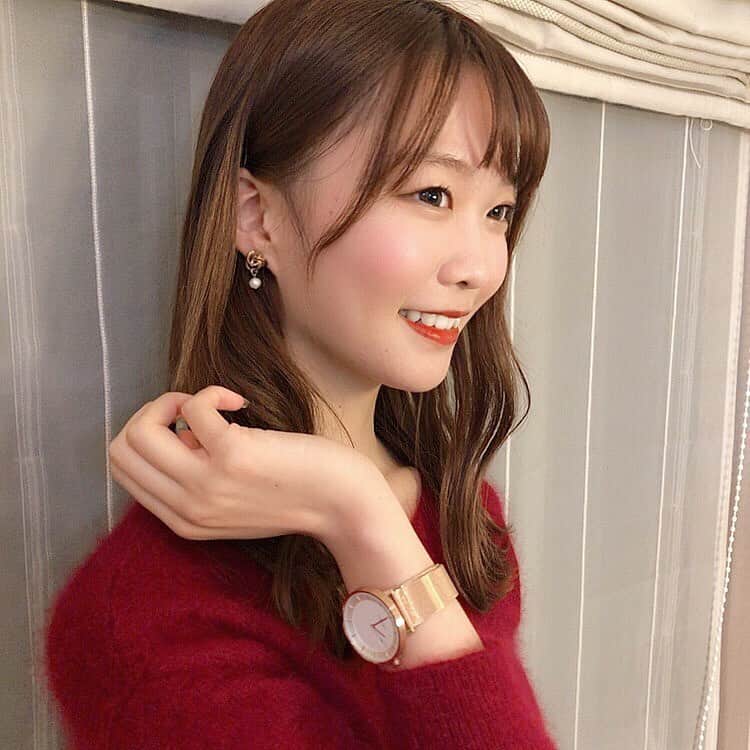 齋藤佳穂のインスタグラム：「・ブラックフライデー  🛒 shop ／@nordgreenofficial   Philosopher :  Rose gold  35% OFF クーポン発行していただきました💫💫  クーポンコード〔 kahomcr35 〕です♥️  12 月 1 日までの期間限定❄️  どんなお洋服にも合わせやすい❕  #nordgreen #nordgreenwatches #ノードグリーン   #時計 #腕時計 #時計好きな人と繋がりたい #時計好き #腕時計コーデ #腕時計好きな人と繋がりたい #腕時計くら部 #ラテコーデ #消えそうな色コーデ #淡色女子 #淡色コーデ #ブラウンコーデ #秋ネイル#watch #ブラックフライデー #クリスマスプレゼント」