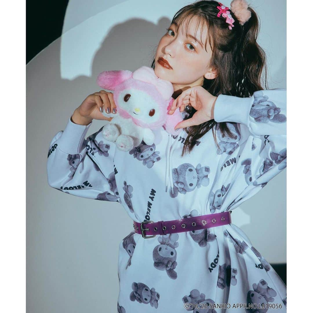 WEGOさんのインスタグラム写真 - (WEGOInstagram)「ㅤㅤㅤㅤㅤㅤㅤㅤㅤㅤㅤㅤㅤ ❤︎SANRIO CHARACTERS×WEGO コラボアイテム発売❤︎ いよいよ明日11/27(金)〜サンリオキャラクターズとのコラボアイテムがWEGO一部店舗、ONLINE STOREにて発売スタート！ マイメロ、クロミ、シナモロールのキャラクターのパーカ、スウェットの2アイテム展開となりますので是非チェックしてみてね♡  <一般発売日> 11/27（金） <商品詳細> ✔︎サンリオキャラクタース別注ぬいぐるみロゴパーカ ￥4,399(tax in) サイズ：F カラー：柄1(マイメロ)/柄2(クロミ)/柄3/(シナモロール) ✔︎サンリオキャラクターズ別注セーラージップパーカ ￥5,499(tax in) サイズ：F カラー：ホワイト/ピンク/ブラック <展開店舗> [WEGO] 原宿竹下通り店/心斎橋店/札幌店/大須店/仙台店/広島店/SHIBUYA109店/池袋P'パルコ店/ららぽｰと横浜店/横浜ジョイナス店/ららぽーとTOKYO-BAY店/マルイ柏VAT店/大宮アルシェ店/ TOKYOイオンレイクタウン店/宇都宮インターパークビレッジ店/町田ジョルナ店/イオンモール高崎店/仙台パルコ店/名古屋パルコ店/近鉄パッセ店/ららぽーと東郷店/新潟アルタ店/静岡パルコ店/京都店/神戸三宮店/ららぽｰと甲子園店/イオンモール岡山2店/イオンモール広島府中店/福岡パルコ店/博多キャナルシティ店/ SHIBUYA109KAGOSHIMA店/アミュプラザ小倉店 [WEGO LA]HEP FIVE店 [ONLINE STORE]WEGO ONLINE STORE」11月26日 18時04分 - wego_official