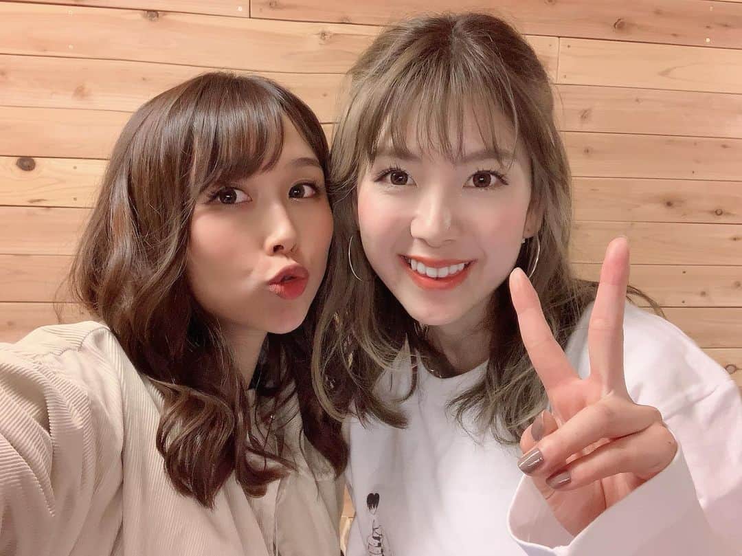 小池ジョアンナのインスタグラム：「Happy Birthday💝  気付けば、出逢ってからもう5〜6年経ってた✨  優のソロライブ「ありがとう」で今までの色んなことを思い出して、涙😢  いつも本当にまっすぐで可愛い優が私は大好きなんだ🌸ステージで輝いてる幸せそうな姿を見れて、私がとっても幸せな気持ちになりました😌✨  これからも変わらず可愛い優のままでいてね😘  おまけで、最後に出逢って数ヶ月くらいの写真を載せておくね。笑  #渡邊優 #小池ジョアンナ #happybirthday #birthdaygirl」