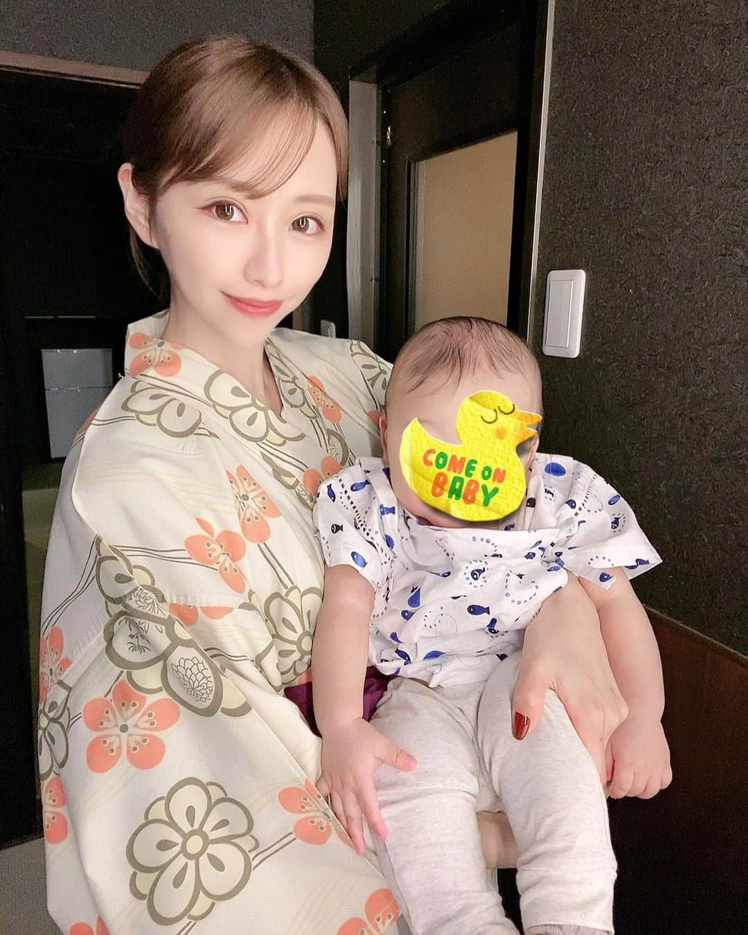 一ノ瀬恋さんのインスタグラム写真 - (一ノ瀬恋Instagram)「家族旅行👨‍👩‍👦 伊豆長岡にある石のやさんに泊まりました❣️ 旅館とっても素敵でご飯もお風呂も最高でした👀✨ 是非また行きたいな🥺 . . 息子にはばばちゃんが買ってくれた甚平を持っていったんだけど余裕でサイズアウトしてた😂笑 . . #家族旅行 #温泉旅行 #温泉 #伊豆長岡 #石のや」11月26日 18時23分 - mayu19900323