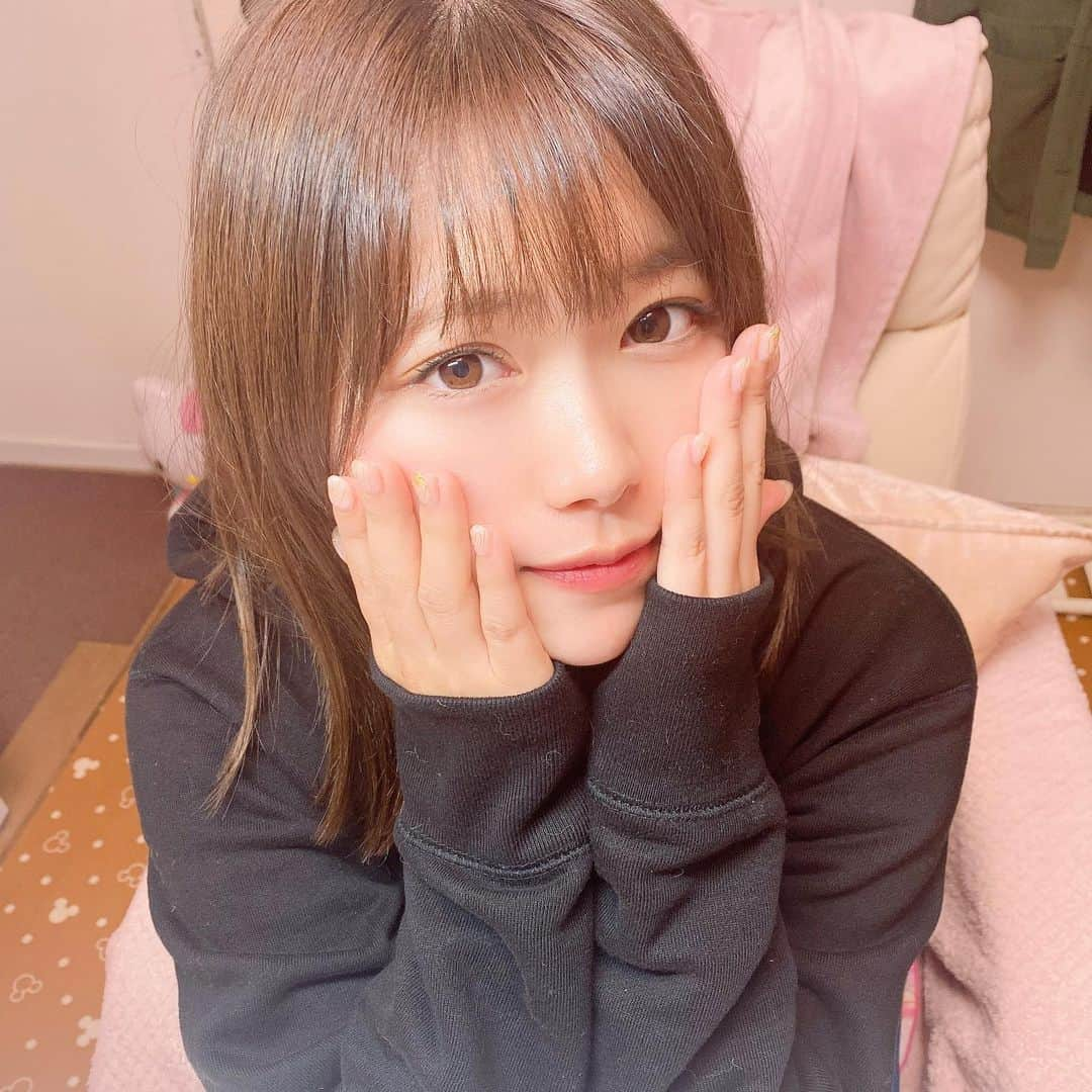 山内鈴蘭さんのインスタグラム写真 - (山内鈴蘭Instagram)「久しぶりにネイルしました💅💓 シンプルに大人っぽく🥺 ． ワイヤーを入れたんだよぉ♫ アレンジが可愛い！ @saa0526nail さん 今日もありがとうございます🥰🥰 ． ． ． #ネイル #ネイルサロン #ネイルデザイン #ワイヤーネイル  #恵比寿 #mershare #ネイルアート」11月26日 18時18分 - xxsuzuranxx