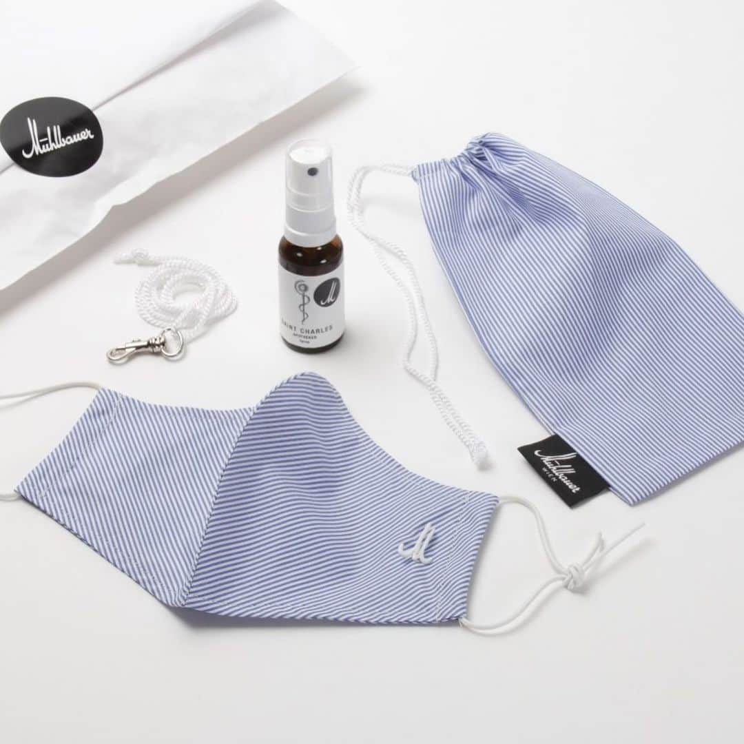 のインスタグラム：「Mühlbauer  MASKS 2020 ▪️ We are pleased to present our third mask model: „JIAN“ means health and its simple cut will ensure it fits the face perfectly. In addition, we introduce to you our mask gift set that contains everything required to make your day-to-day life a little easier. It comes with a mask, a mask pouch, a strap to wear around the neck and a mask spray with a refreshing scent. #muehlbauer #muhlbauer #masks #masken #facemasks #hygiene #stayhealthy #gesundbleiben」