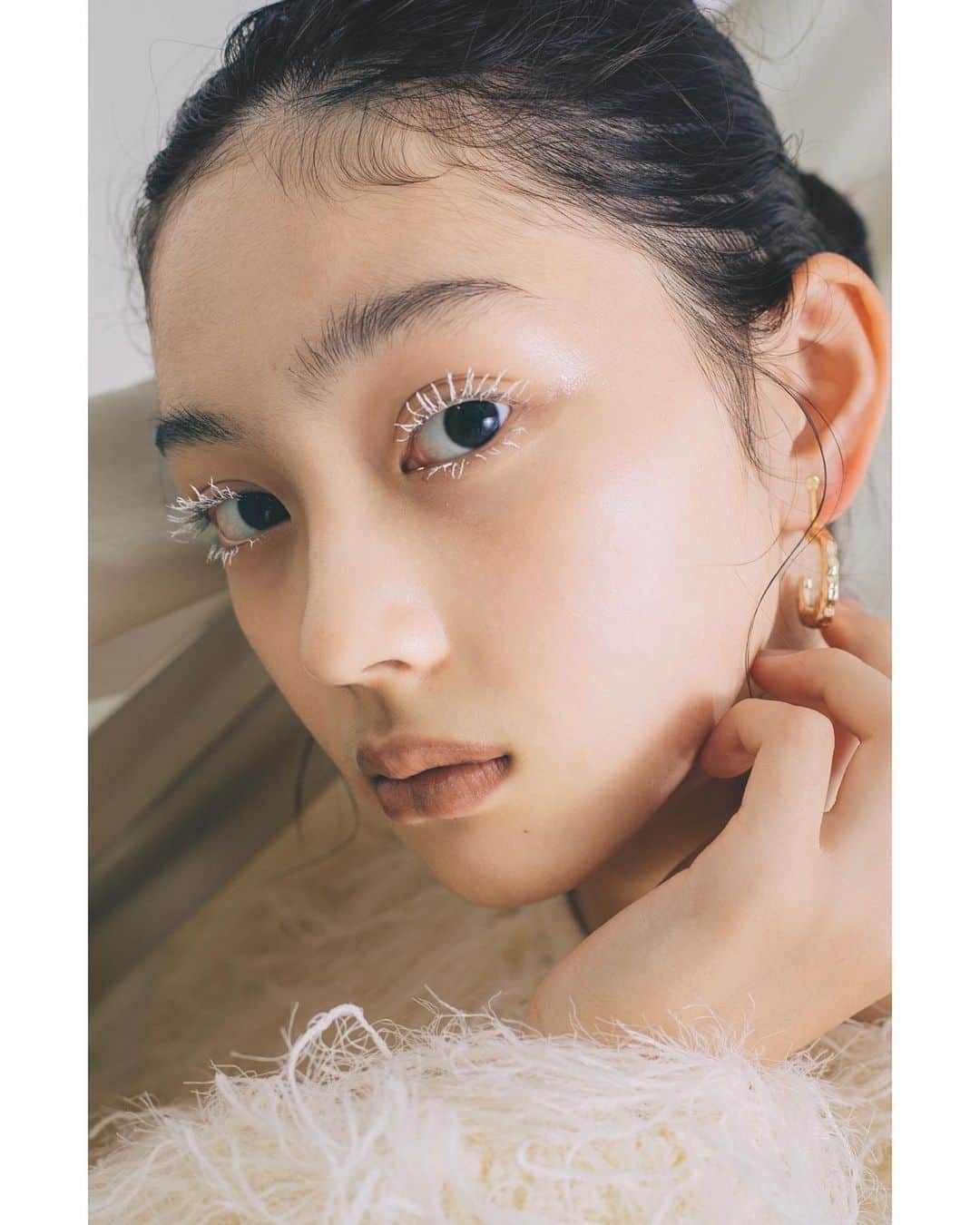 佐川理佳のインスタグラム：「MIRO🤍 @etrenne_official  @jeanasis_official × @monoearth_lifestyle_design  ph @fujii_yui  sty @akane_koizumi_  hm @rikasagawa」