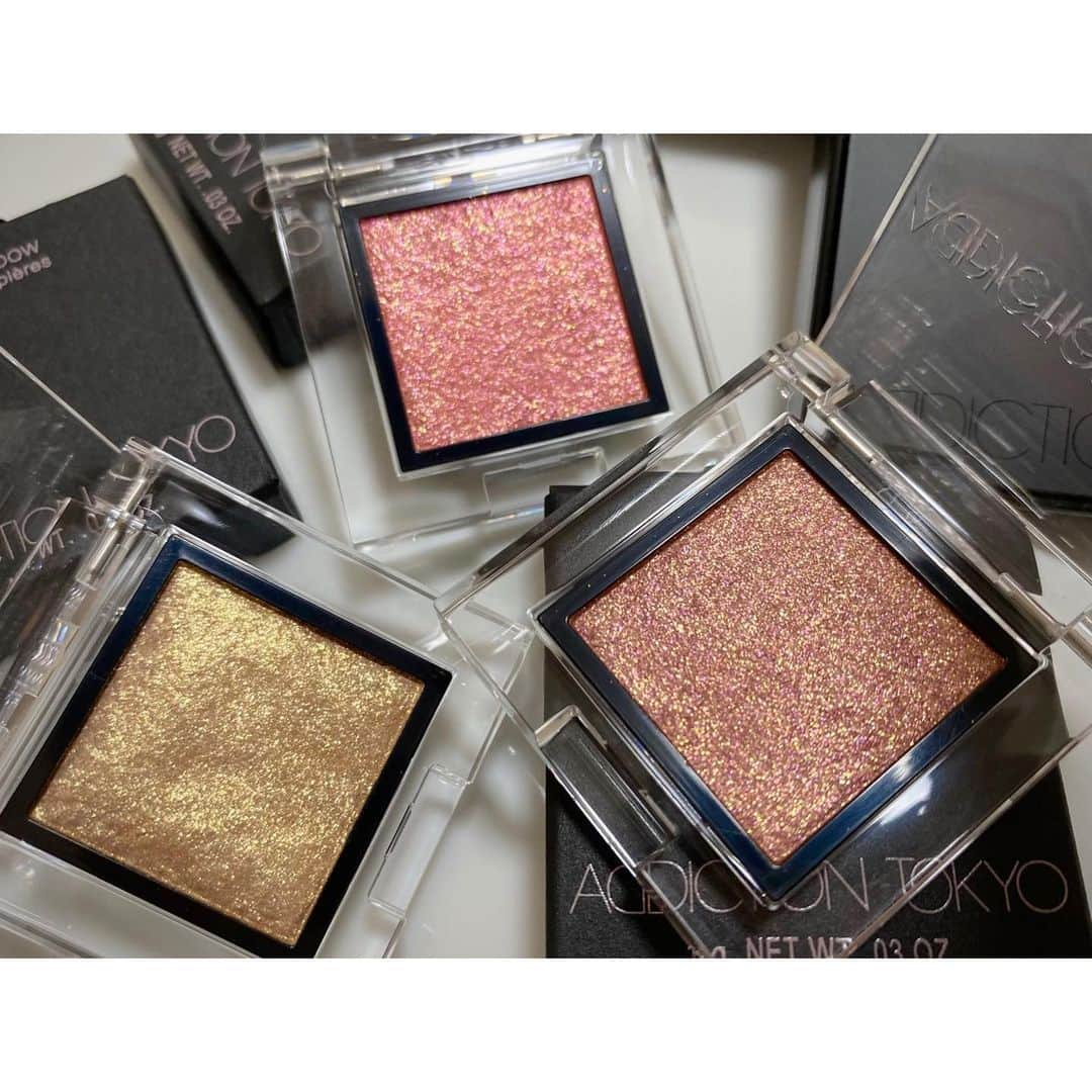 rinaのインスタグラム：「@addictionbeauty_official #addiction #theeyeshadow . #アディクション #ザアイシャドウ スパークル(SP)集め。 . 007ゴールドラッシュ 018ブリック 019レッドジュジュブ . リニューアル時に キラキラ･暖色好きが 選んだらこうなった笑 着画、後ほどUPします☆ . #アイシャドウ #アイメイク #キラキラ #ラメ #メイク #ビューティー #化粧 #化粧品 #美容」