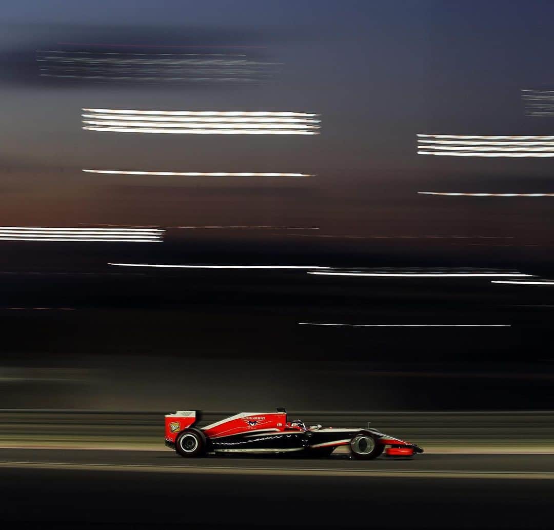 マックス・チルトンのインスタグラム：「#tbt to Bahrain GP 2014. Miss the Middle East night races. Always great fun.」