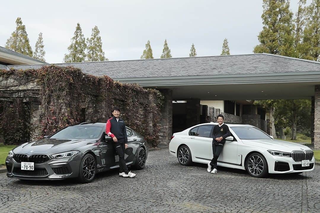 BMW Japanさんのインスタグラム写真 - (BMW JapanInstagram)「オーラを纏うか、パフォーマンスを纏うか。 プロゴルファー矢野東&額賀辰徳が語るBMWの魅力とは。  プロゴルファーの矢野東プロと額賀辰徳プロがBMW 7シリーズ、BMW M8を試乗。 独自のゴルフ哲学を持つ一流のお二人が見抜いた、BMWが誇る二つの頂点の魅力に迫ります。  さらに、両プロとのゴルフラウンド＆BMW試乗などが当たるプレゼントキャンペーンも実施中。こちらもお見逃しなく。  「bruder.golfdigest.co.jp」にて詳細をご覧いただけます。  #BRUDER #THE7 #THEM8 #BMW #BMWJapan #駆けぬける歓び」11月26日 18時30分 - bmwjapan