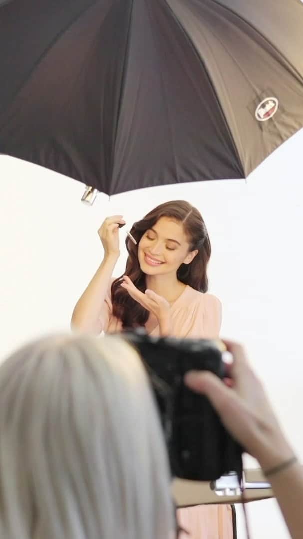 アン・カーティスのインスタグラム：「Had so much fun shooting this campaign and answering a few fun questions for luxe organix ! Hope that you'll love their serums as much as I do! @luxeorganixph #AnneLovesLuxeOrganix #LuxeOrganixPH」