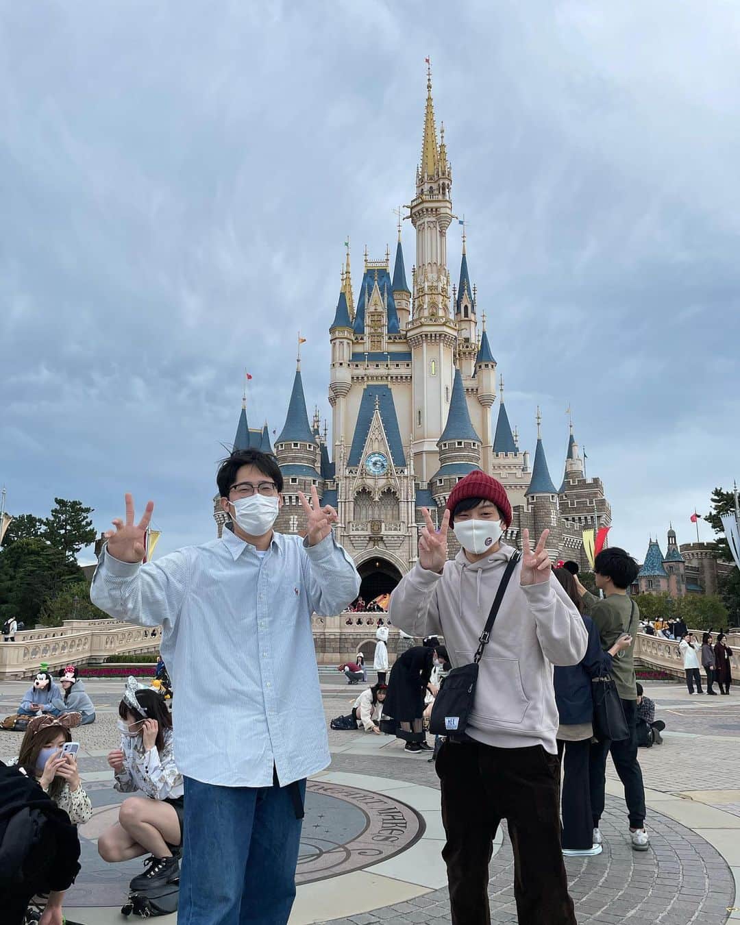崎山祐のインスタグラム：「#親友 #水掛け論」