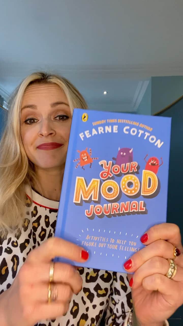 ファーン・コットンのインスタグラム：「A sneaky look inside the book and explanation on how it works. Let me know what you think if you’ve received your copy already ♥️」