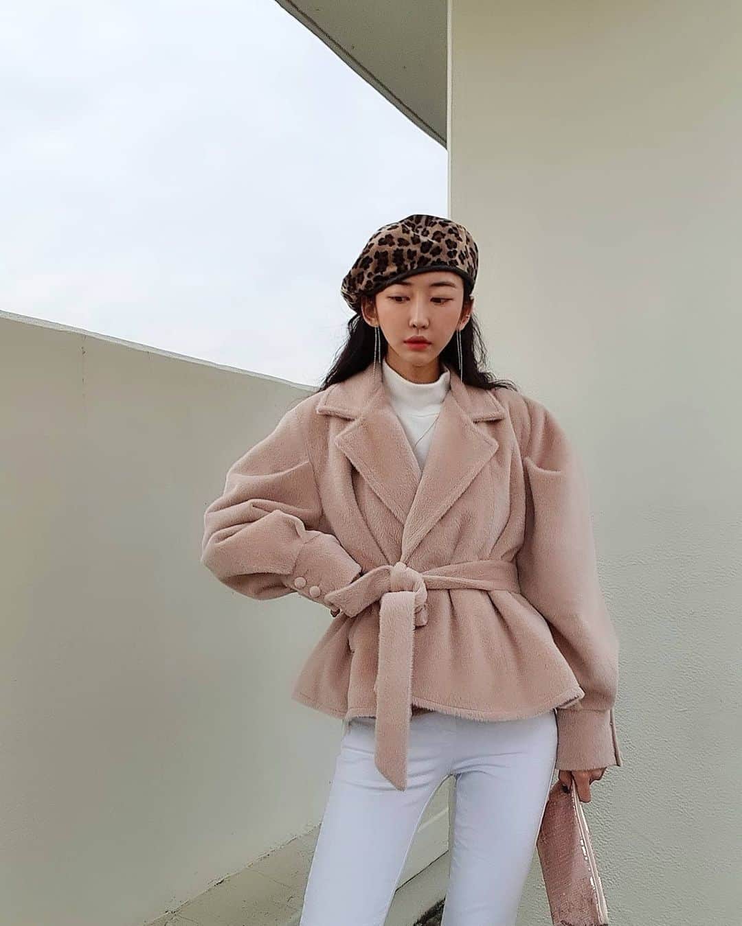 minikkallongさんのインスタグラム写真 - (minikkallongInstagram)「소주 땡기는 날이네요 요 아이는 연말룩으로 딱이구요🌹 #국내제작#송치울코트#누빔#미니깔롱」11月26日 19時10分 - minikkallong