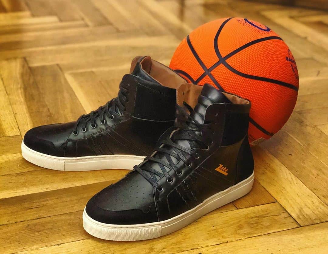 のインスタグラム：「New!!! DER NEUE BASKETBALLER – ELEGANTE SPORTLICHKEIT #zeha #zehaberlin #sneakers  #sneakeraddict #sneakers #basket #heritage #fussball #basketball #autunnoinverno20202021 #basketballer #vintagesportswear #soccer #fussbalschuhe #sport #pallacanestro #leathersneakers #vintagesport #calcio #sport #berlin #pictureoftheday #oldgermanbrand #berlinstyle #shoes #scarpe #wintersneakers #calzature #luxurysneakers #blackisthenewblack #blackisbeautiful #blacksneakers」