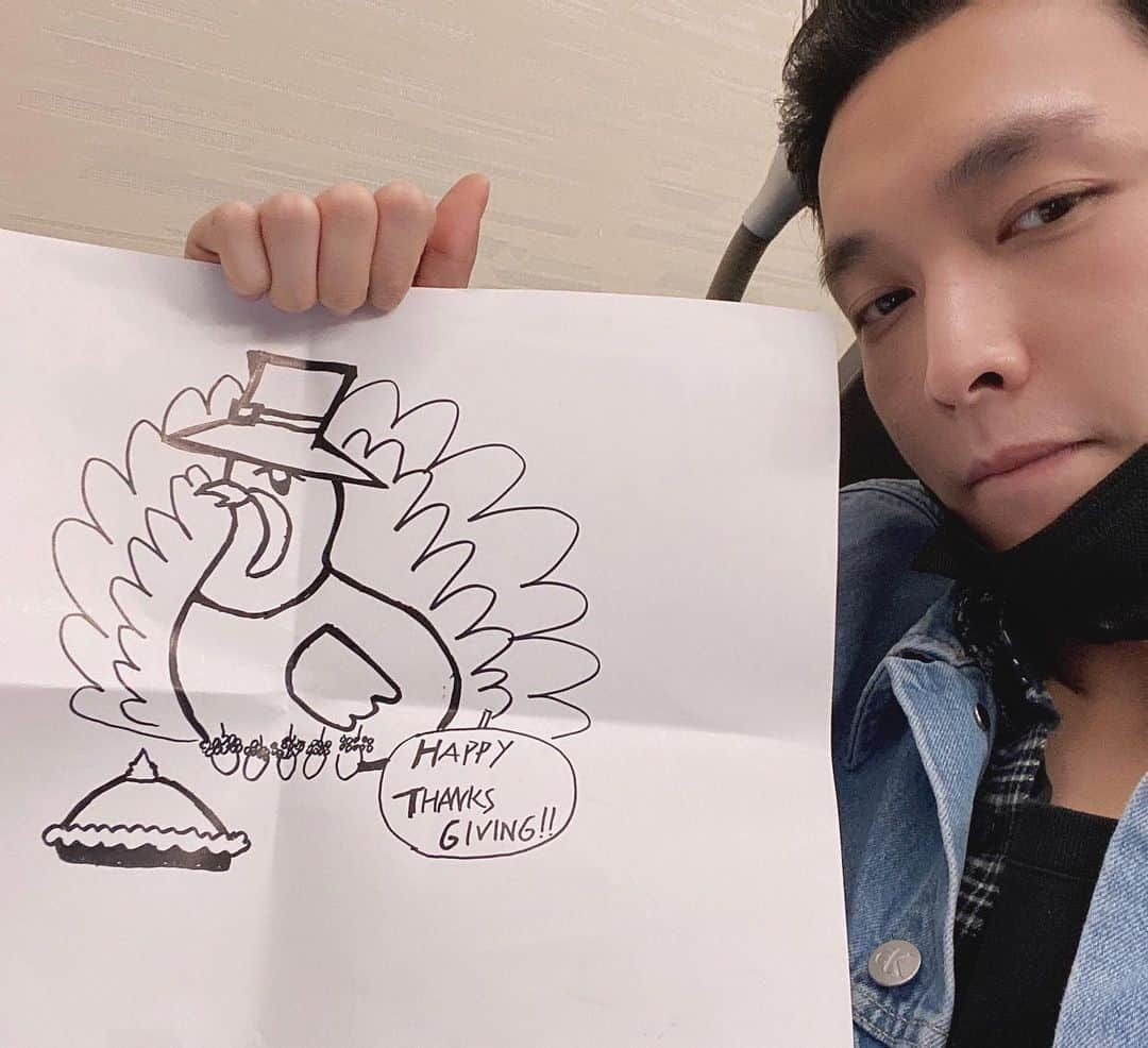 レイ のインスタグラム：「Happy Thanksgiving! I hope everyone can stay safe and happy!」