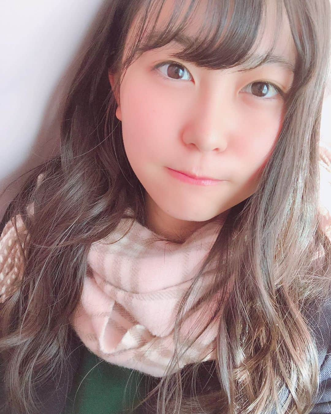 藤田愛理さんのインスタグラム写真 - (藤田愛理Instagram)「・ 寒すぎてマフラー発動〜！ 明日はもっと寒いらしいよ気をつけようね😖🍃」11月26日 19時27分 - airi_crownpop