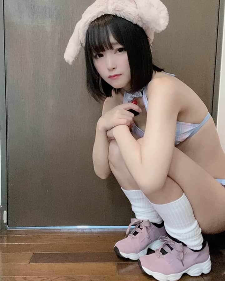 霧宮てんのインスタグラム：「兎が通ります🍓」