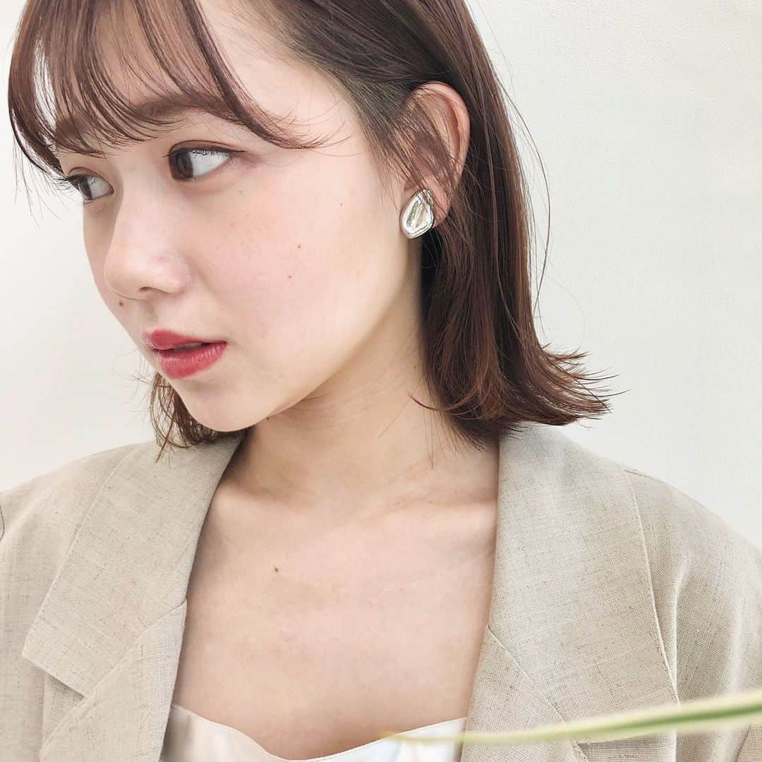 中桐菜々子さんのインスタグラム写真 - (中桐菜々子Instagram)「髪の毛切りたい✂︎  ボブヘアが恋しい💭❤️  #ミスコン #明学 #ボブヘア #ショートボブ #1年前 #スタイリングモデル #撮影 #赤リップ #赤リップメイク #毎日投稿 #毎日投稿チャレンジ #毎日投稿チャレンジ中」11月26日 19時30分 - nanako_nakagiri