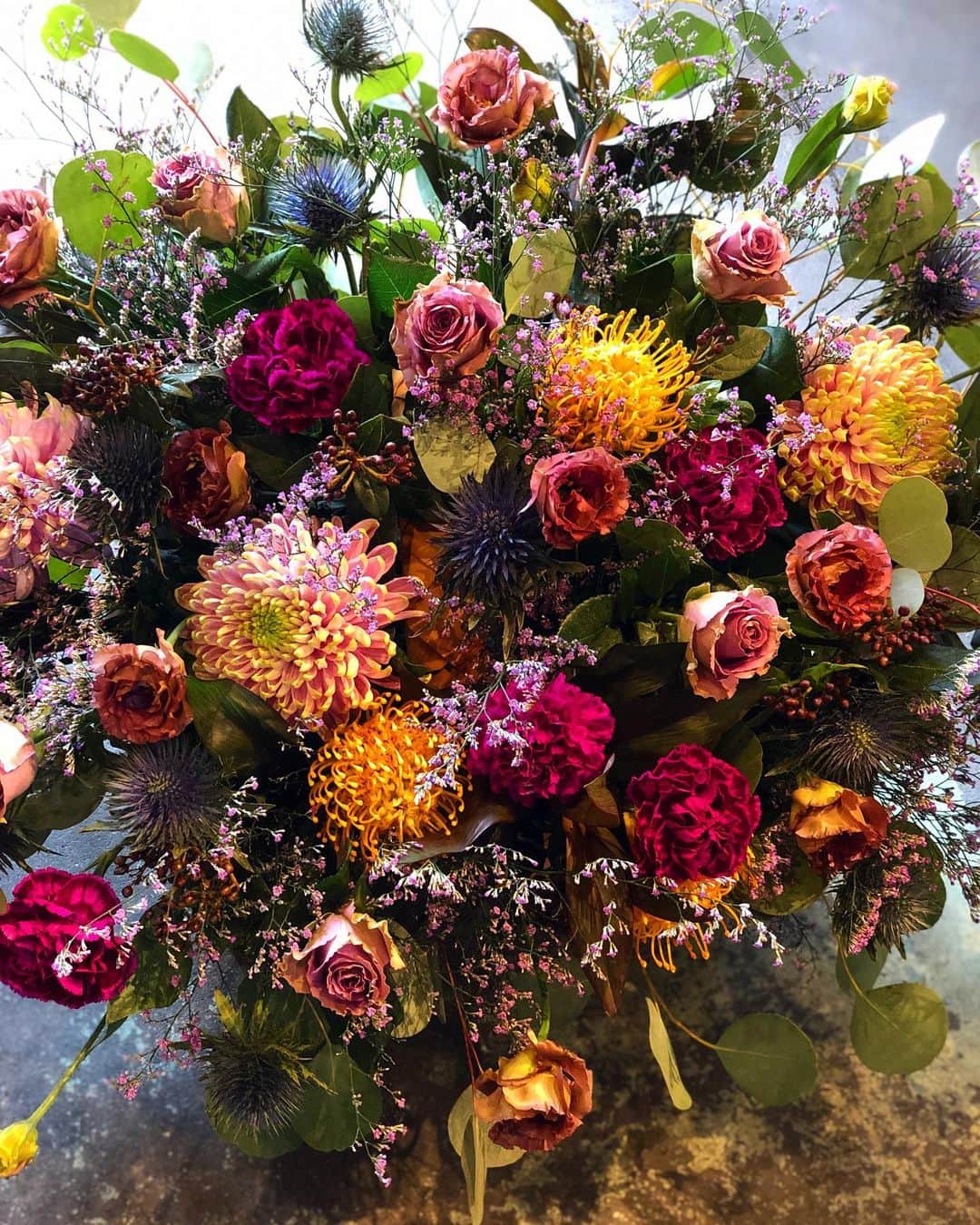 アンヘロ・カロ・ヌエバスさんのインスタグラム写真 - (アンヘロ・カロ・ヌエバスInstagram)「今日もたくさんのご注文、ご来店、ありがとうございました。  #flowers  #花のある暮らし  #flowershop  #driedflowers  #ドライフラワー #ドライフラワーのある暮らし」11月26日 19時57分 - caro_angelo
