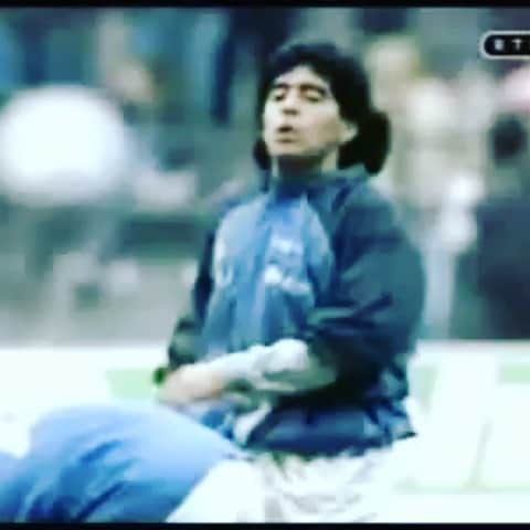 森本貴幸のインスタグラム：「Diego Armando Maradona #maradona#argentina🇦🇷 #神の子#マラドーナ#アルゼンチン#legend  R.I.P🙏」