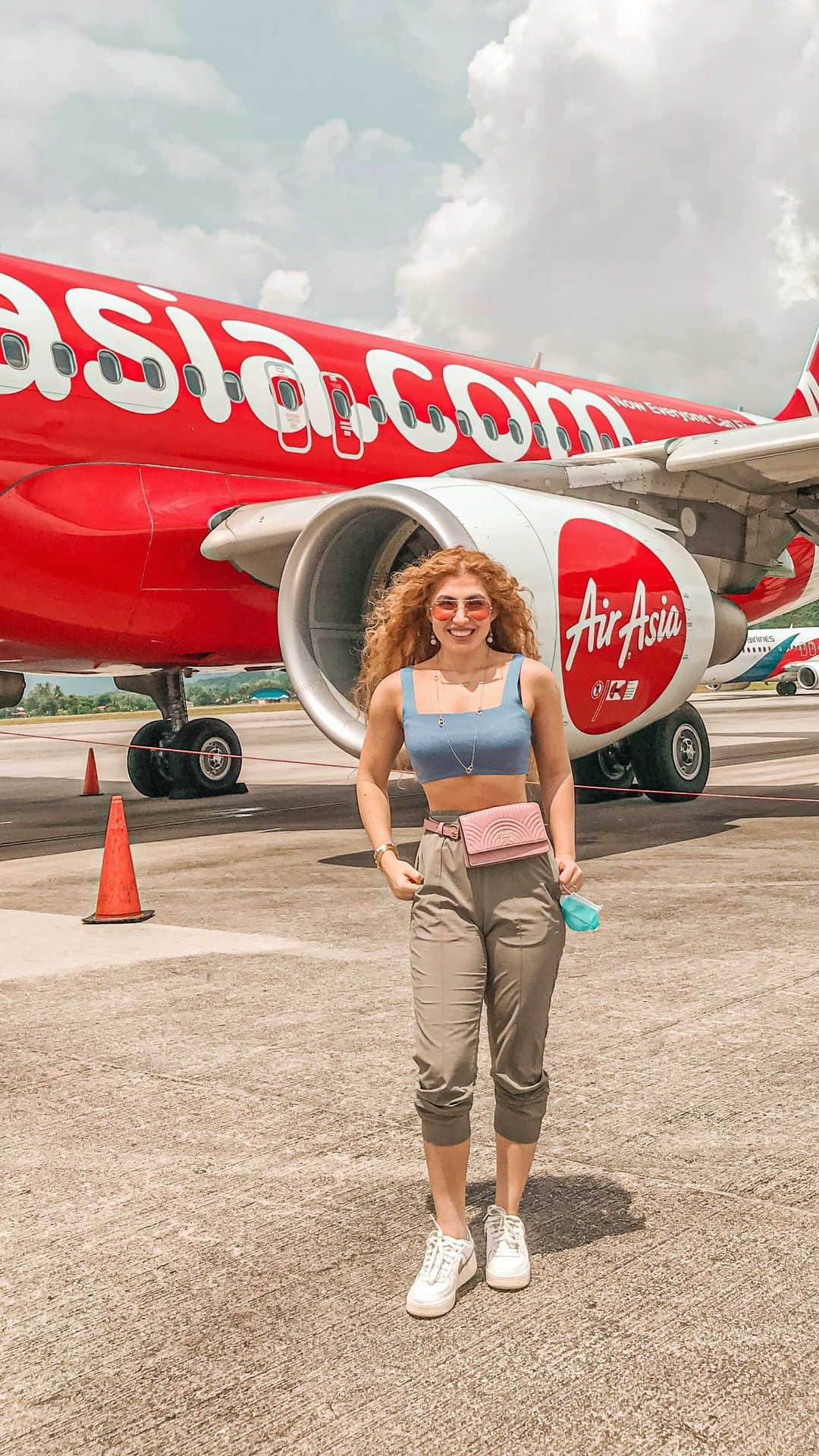 エアアジアのインスタグラム：「The past several months have been very tough for all us, but we have always put your well-being at the top our list in order to make your airasia experience more seamless and enjoyable. ❤️🙏🏻  This is our little way to give back and thank all of you for your undying support and for all your thank you’s!   Starting up this IGTV series with @parya.fit.life, a personal trainer, nutritionist, and healthy lifestyle blogger, as she shares her experience with us.  Once again, thank you for all your thank you’s! Catch us next Thursday for another episode of #ThankfulThursdays with airasia!  #airasiaForEveryone」