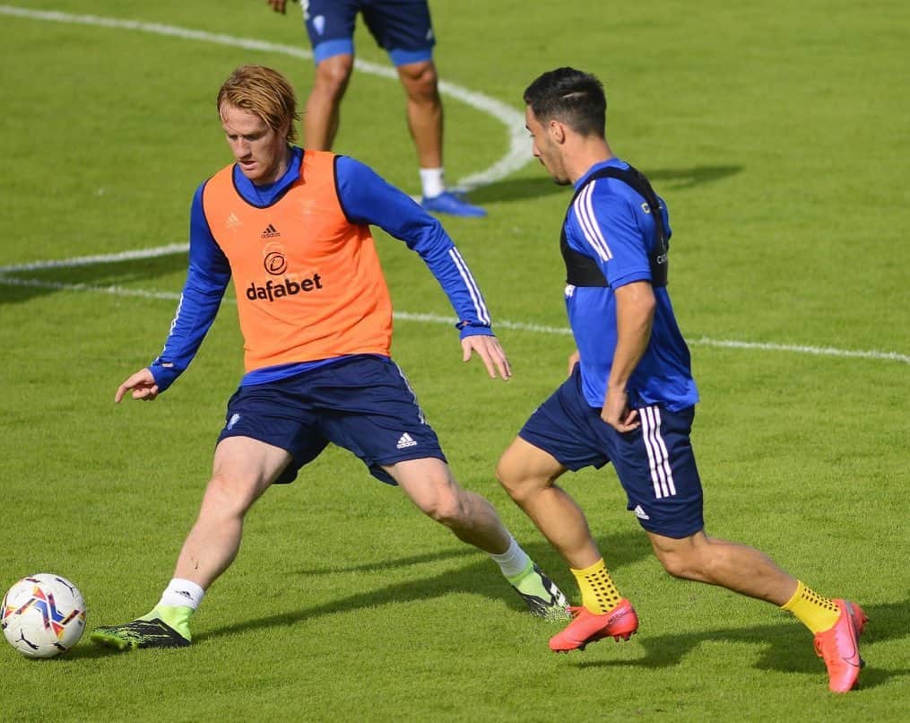 アレハンドロ・フェルナンデス・イグレシアスのインスタグラム：「⚔️ Gran trabajo del equipo toda la semana 💛💙」