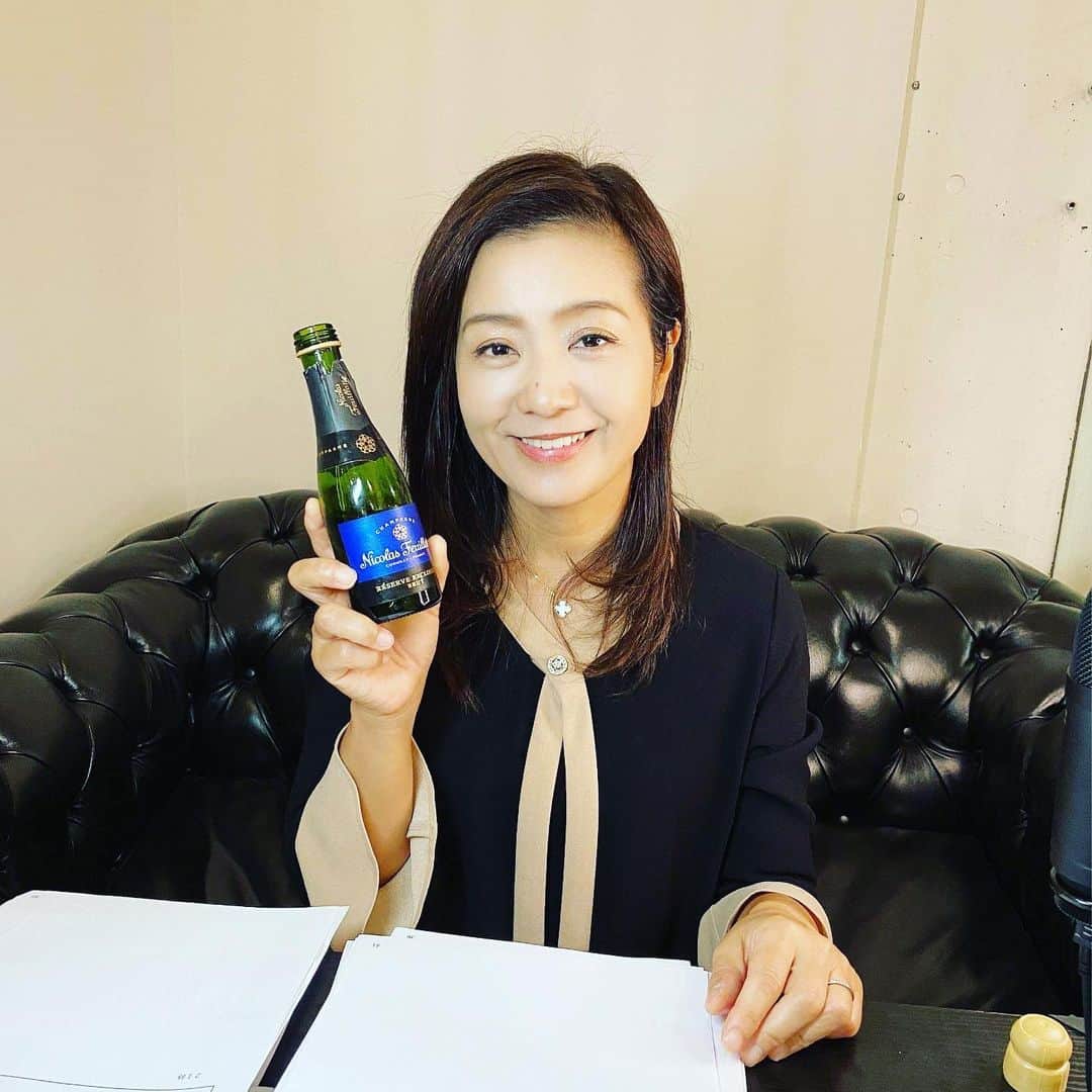 菊間千乃のインスタグラム：「日経ワインセミナー第2回は、シャンパーニュをお勉強。大好きなニコラ・フィアットをご紹介させて頂きました。これから年末年始で、お家でシャンパンやスパークリングワインを飲む機会も多いと思うので、授業の内容をおさらいして、ご自分好みのワインを探してみてくださいね〜🥂」
