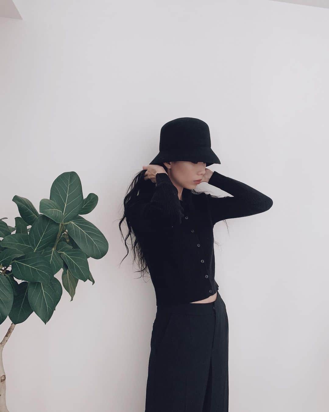 藤木祐凪のインスタグラム：「シャツ風KNIT🧶  #envylook #envylook_japan」