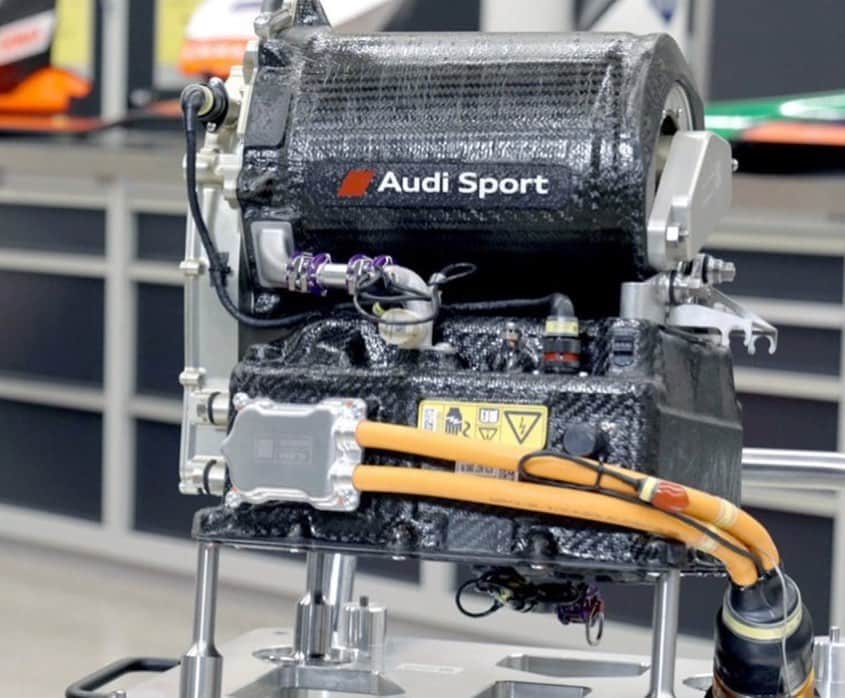 ルーカス・ディ・グラッシさんのインスタグラム写真 - (ルーカス・ディ・グラッシInstagram)「The new @AudiSport FE07 and its heart ♥️- over 97% efficient and less than 35kg 25.000 RPM electric ⚡️ motor newly built from scratch. Now..... Let’s RACE !!」11月26日 20時22分 - lucasdigrassi