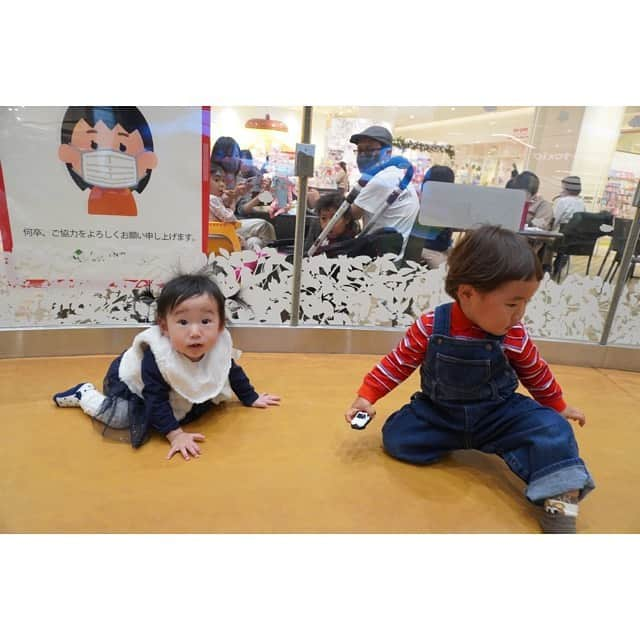 NON-Pさんのインスタグラム写真 - (NON-PInstagram)「先週、 @asami_iwanari  @chibinari.baby  親子と遊んだょ👩‍👧👩‍👦 ・ 我が子もよその子も変わらん、どんどん成長してくー👶🏻👶🏻 早いねー🥺❤️ ・ 楽しかった❣️❣️ また遊ぼうね〜❤️ ・ ディズニーのお土産もありがとぅ🙏😁💋 ・ ・ #friend #ダンサー仲間 #👶🏻👶🏻 #babys #fun #seeyou #❤️」11月26日 20時24分 - nonp_mam