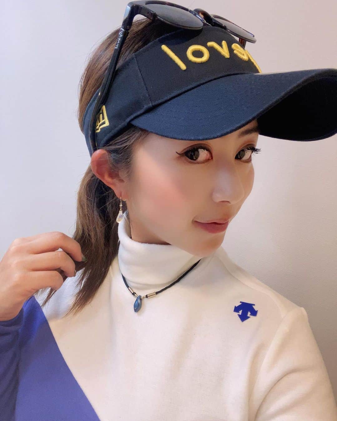 青木茉里奈のインスタグラム：「⛳️🍂 髪の毛そろそろcolor時..✨ 金髪になっちゃう🥺」