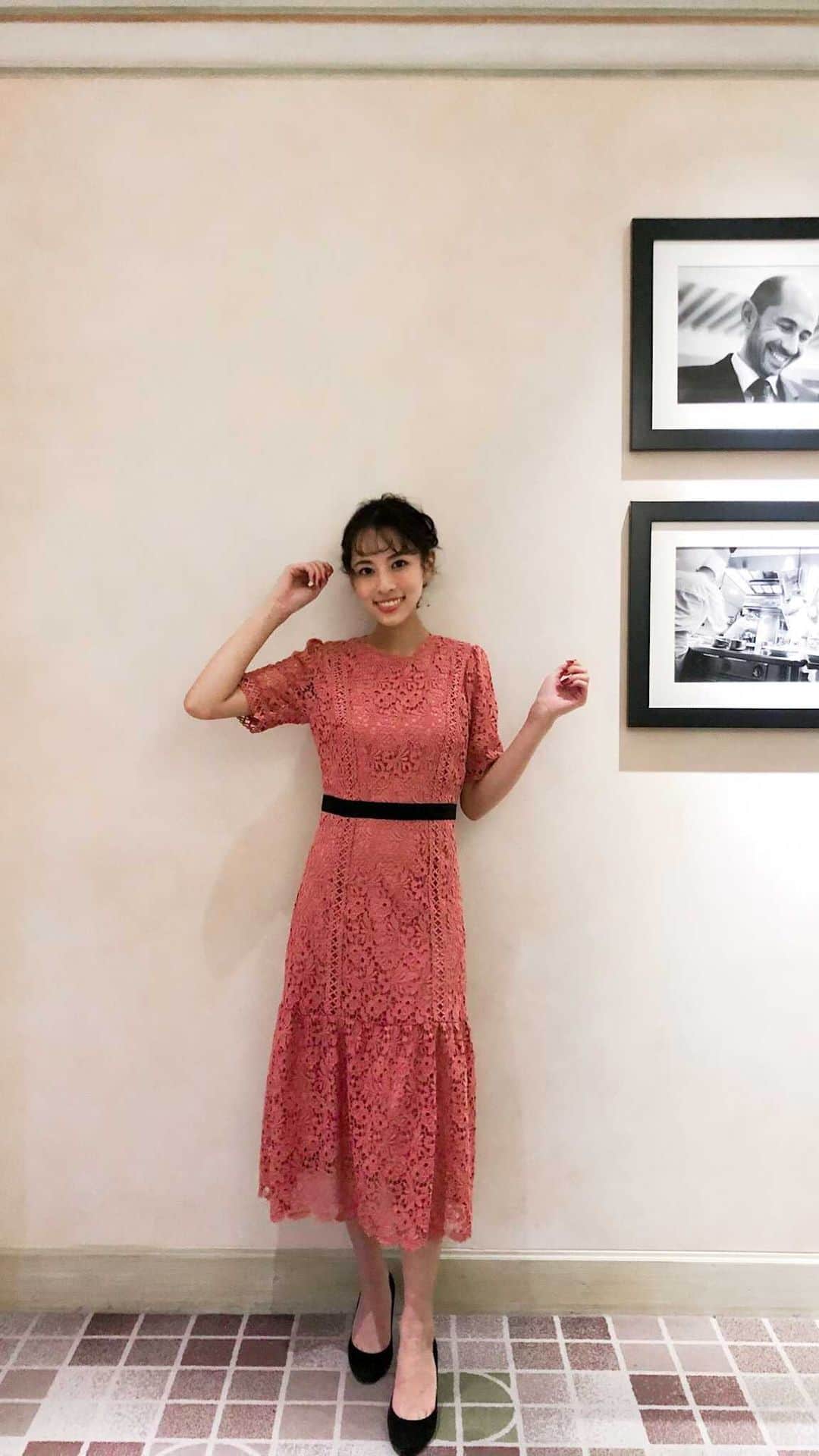 吉岡結紀のインスタグラム：「✐☡ ・ 写真やと思ってたら動画やし いざカメラ向けられるとテンパって ダサいピースしか出来ないし てんやわんや😇👐🏼笑 ただすんんんんごく楽しい撮影だったよ😍🤍🤍 ・」