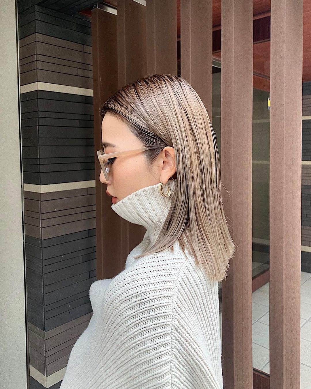 のインスタグラム：「. 𝒉𝒂𝒊𝒓 𝒄𝒐𝒍𝒐𝒓 🌼 染めてもう2週間くらいたったんだけど 今回も安定にいい感じの色👏🏾✨✨  年内最後にブリーチしようかな👱🏾‍♀️💕 #hair #haircolor #hairstyle」