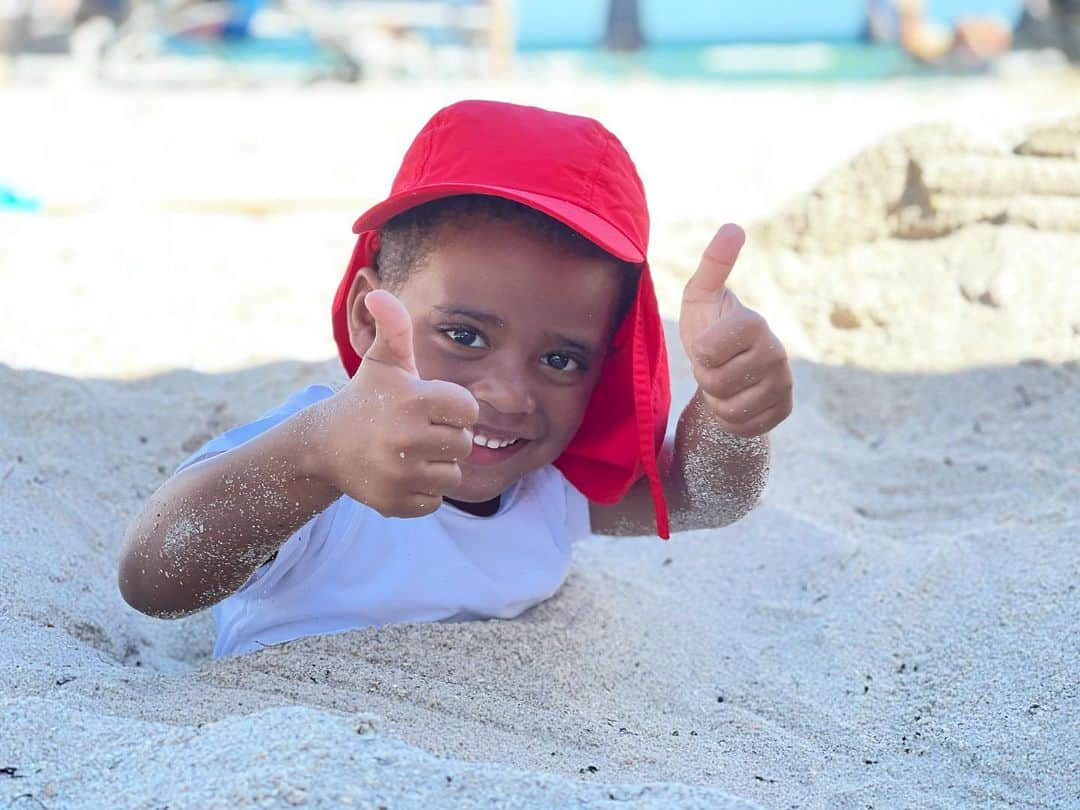 Angela Simmonsさんのインスタグラム写真 - (Angela SimmonsInstagram)「✨💫My heart is sooooo thankful !!! God knew exactly what I needed !! #MyBaby 💫✨Our first beach thanksgiving 💞」11月27日 2時31分 - angelasimmons