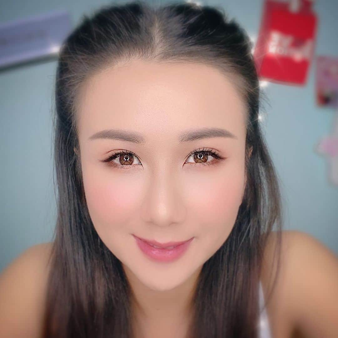 Chloe Yuenのインスタグラム：「Chubby face needs  to lose some weight 🤦🏻‍♀️  But I love my eyelashes  @lux.medical   #chubbychubs#hkig#stayhomestaysafe」