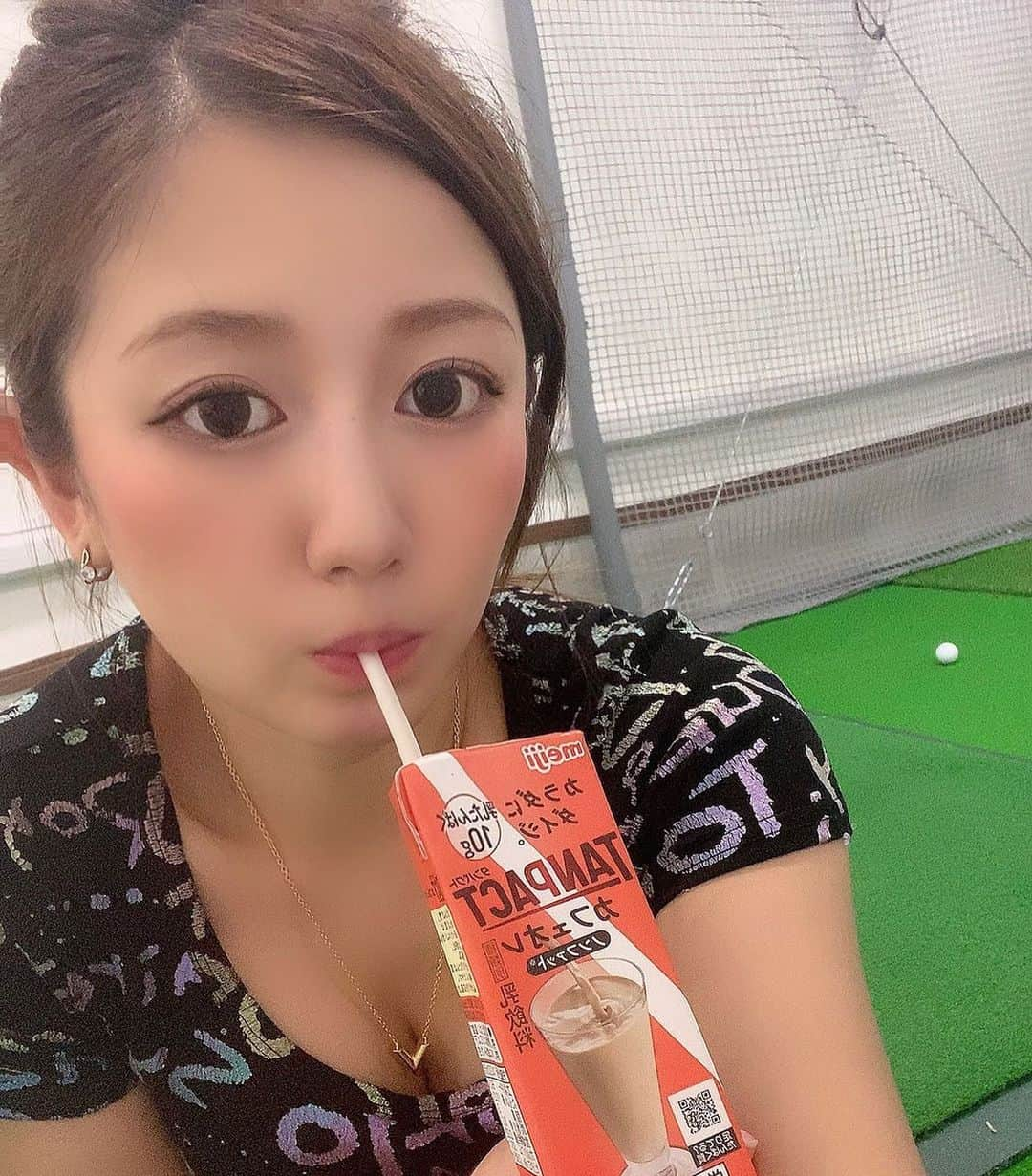 あやなさんのインスタグラム写真 - (あやなInstagram)「今日はゴルフ練習はお休み🏌️‍♀️今日エステで美整メイク受けて身体の可動域も広がっていい感じ😇早く身体を変えていきたい💪 . . #ボディメイク #筋トレ #エステ #ゴルフ #休日の過ごし方 #趣味 #カラダにダイジ。 #タンパク質摂取」11月26日 21時12分 - aya_23.k